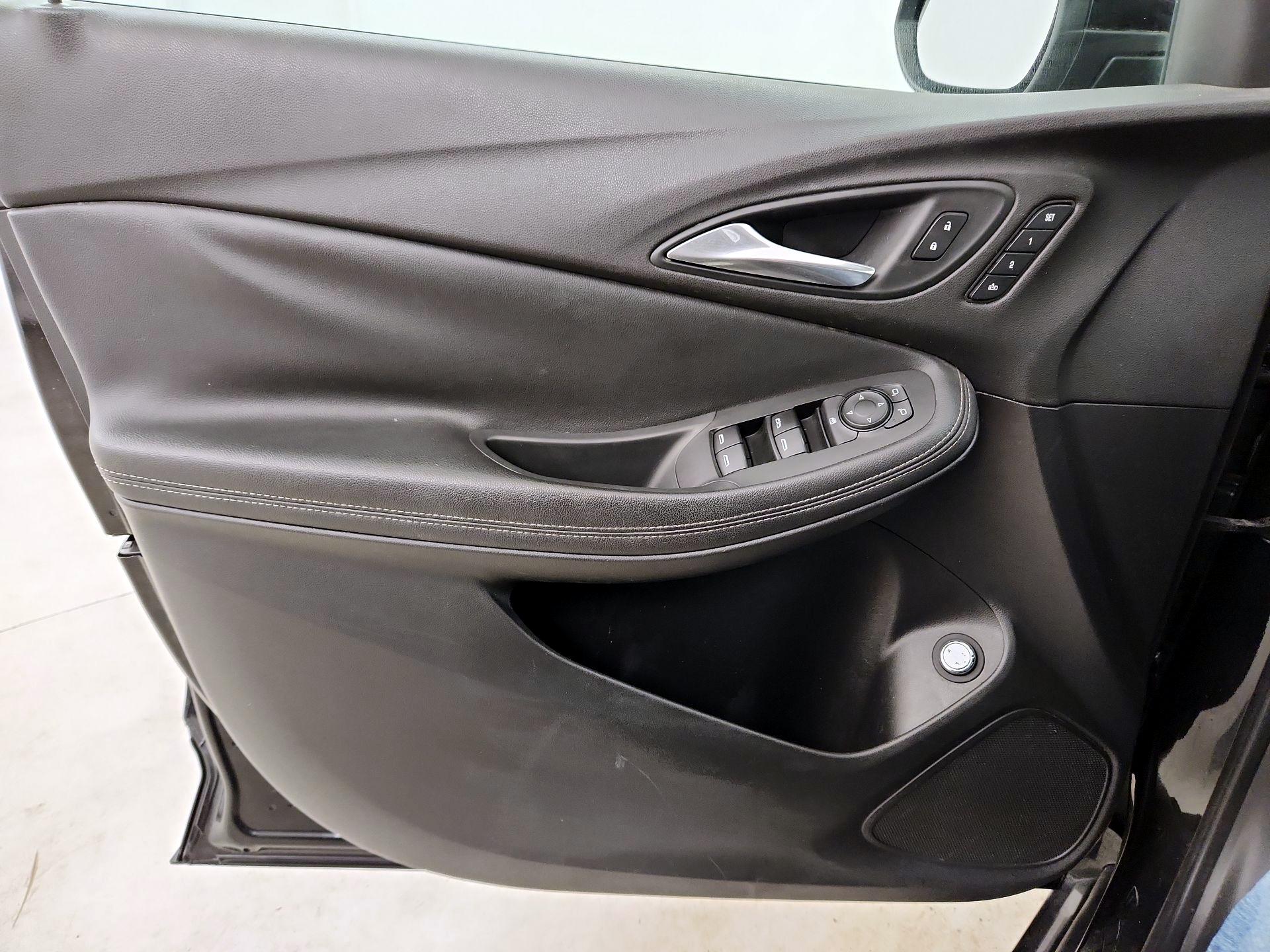 Thumbnail: 2020 Buick Encore GX - 10