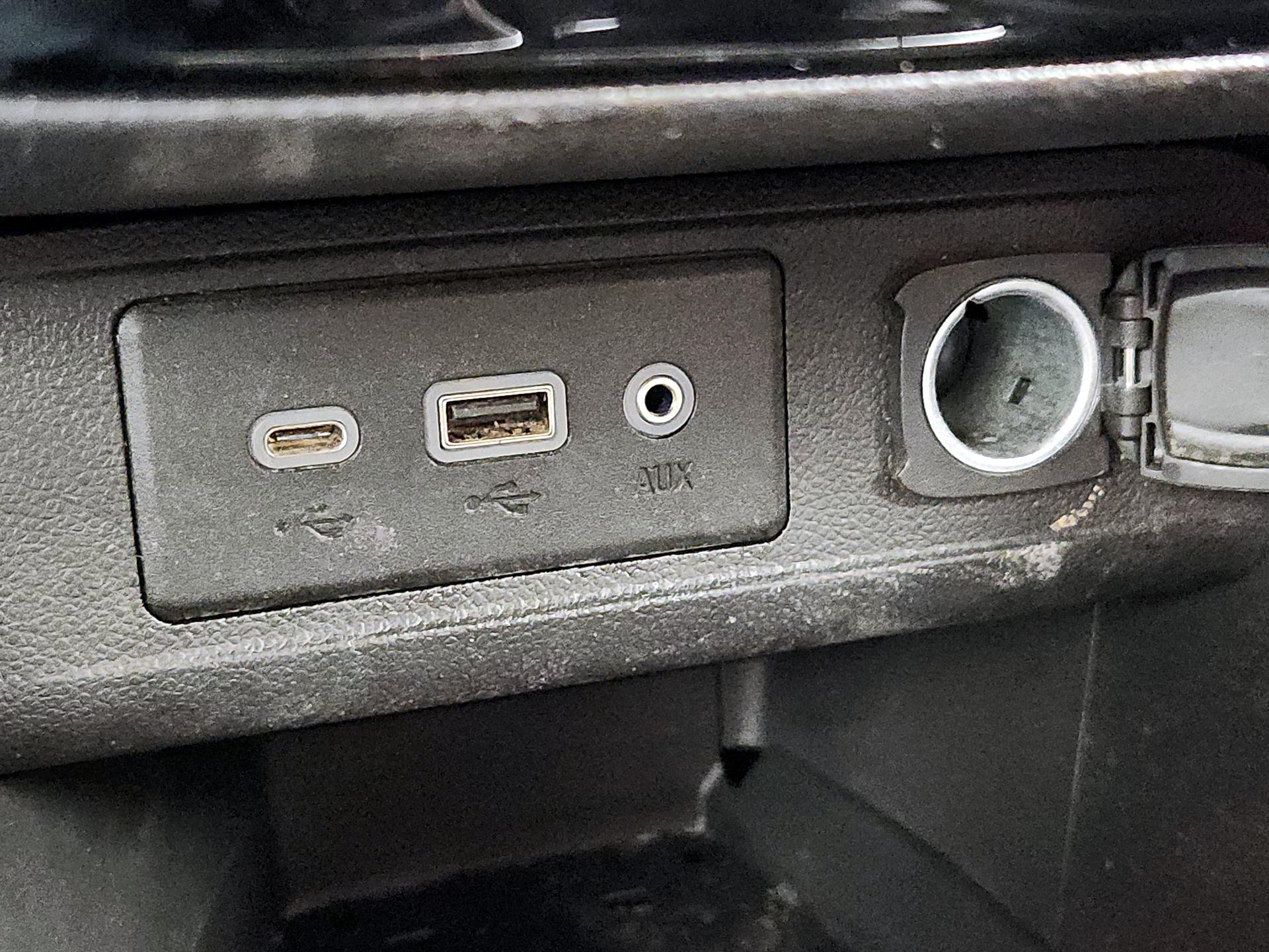 Thumbnail: 2020 Buick Encore GX - 16