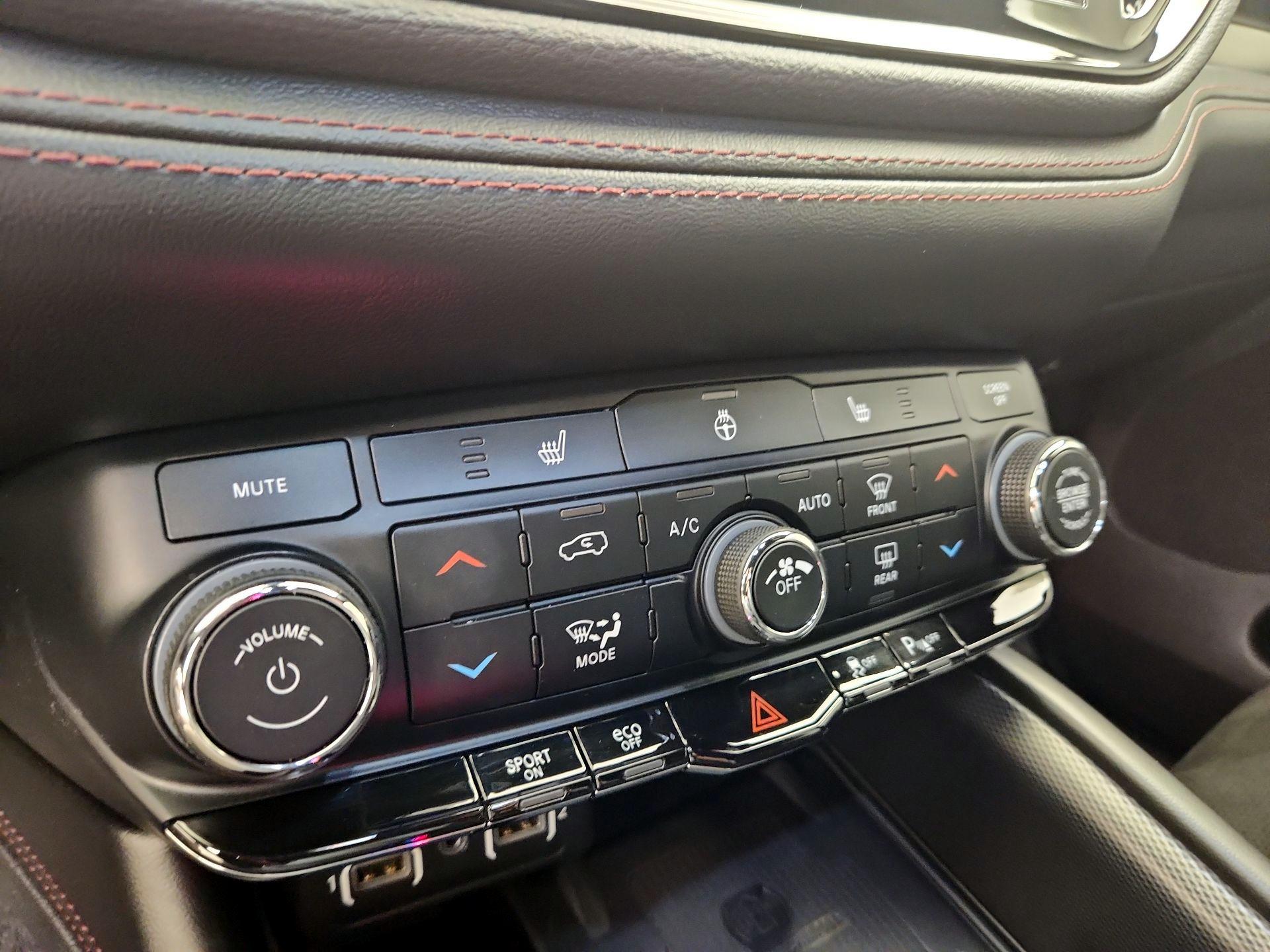 Thumbnail: 2022 Dodge Durango - 15