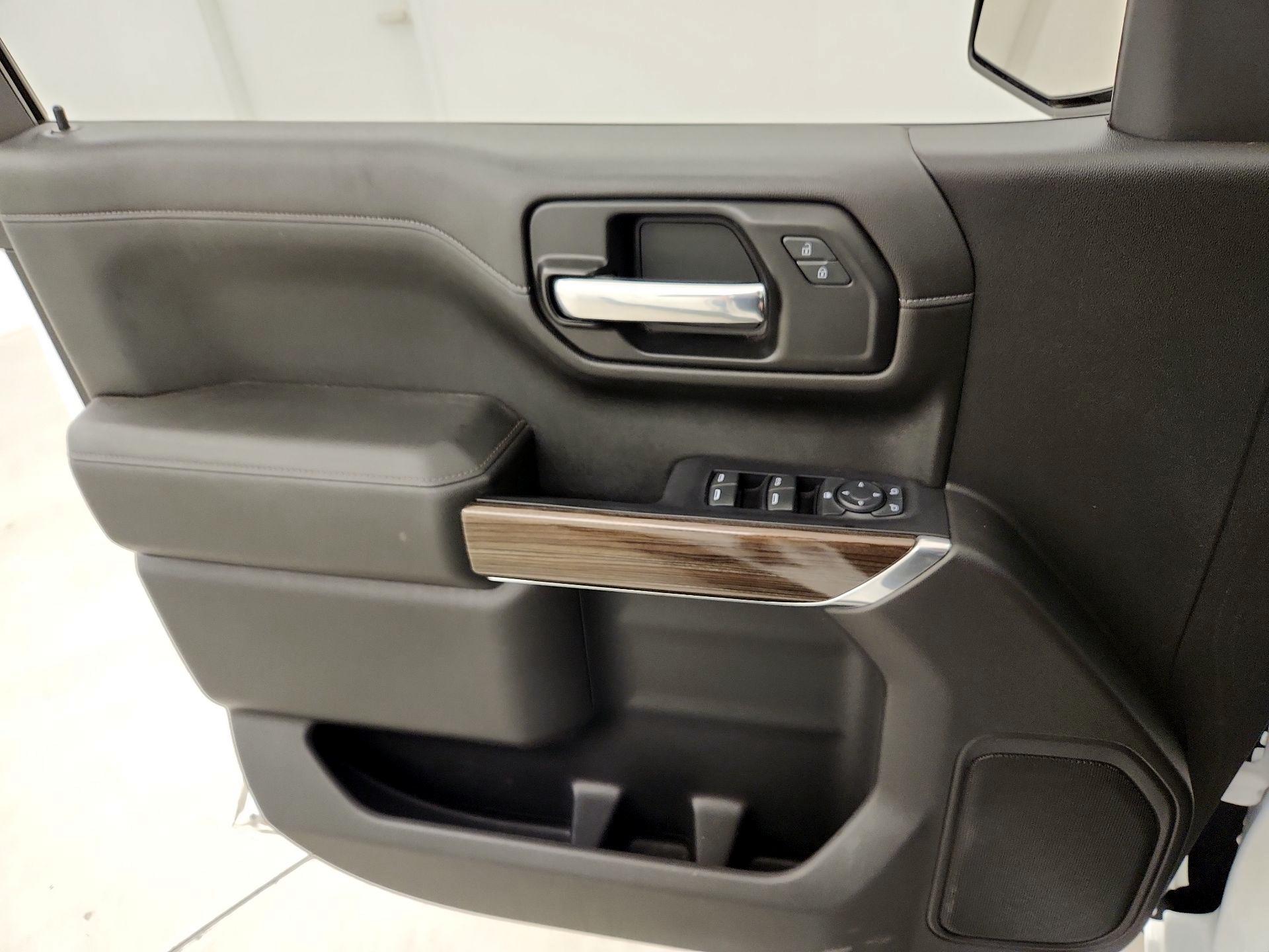 Thumbnail: 2021 Chevrolet Silverado 1500 - 10