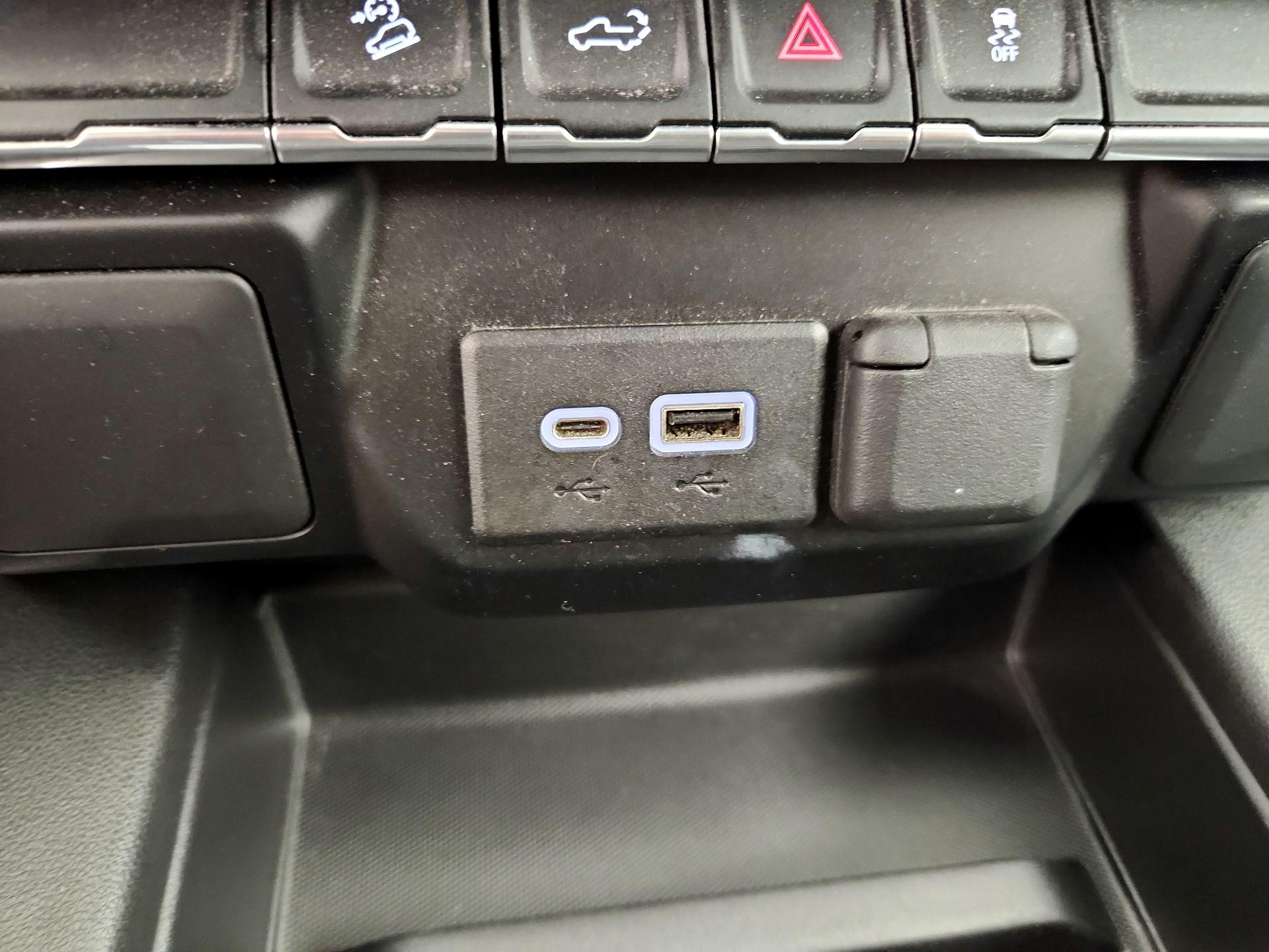 Thumbnail: 2021 Chevrolet Silverado 1500 - 16