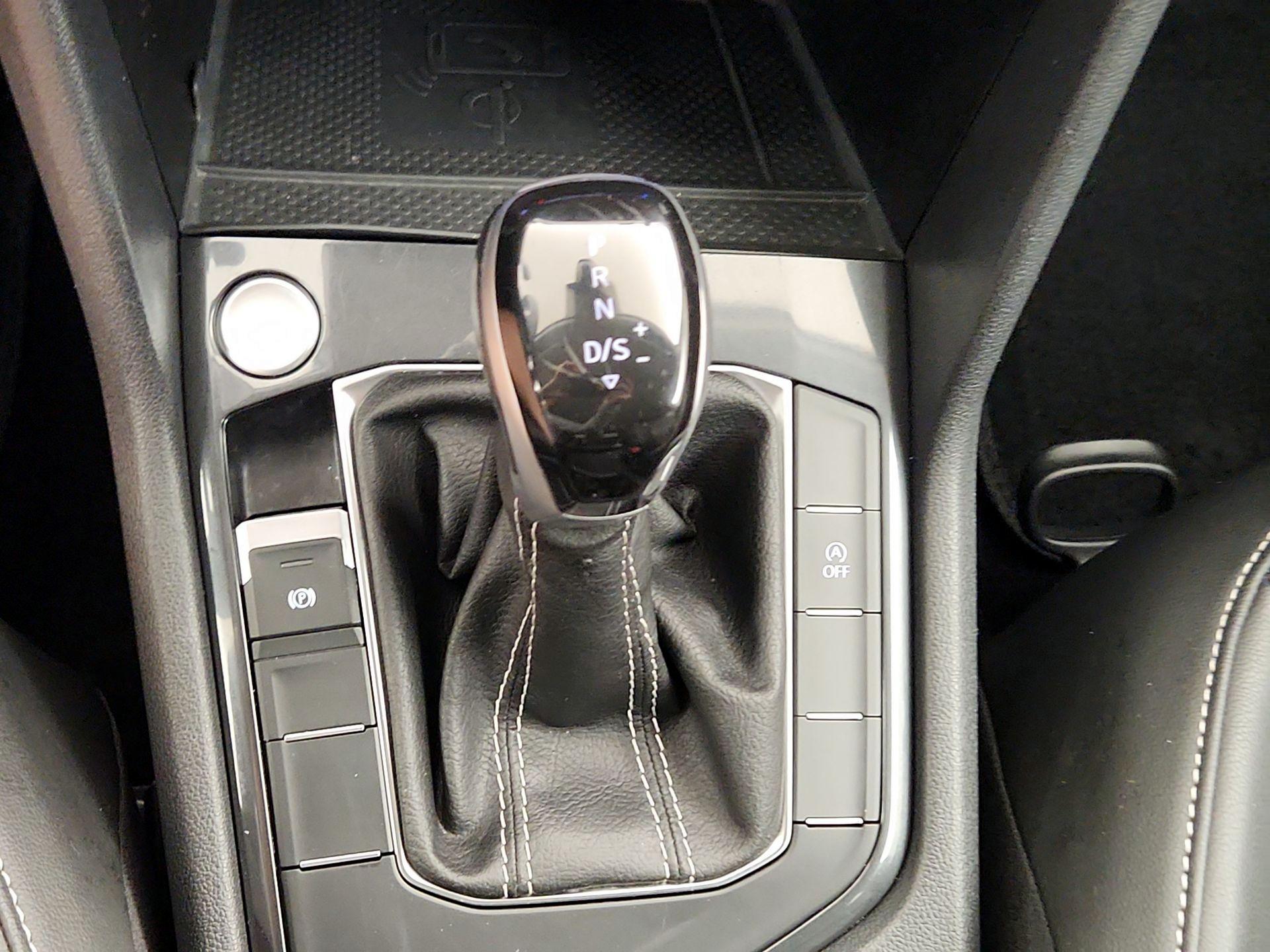 Thumbnail: 2024 Volkswagen Tiguan - 15