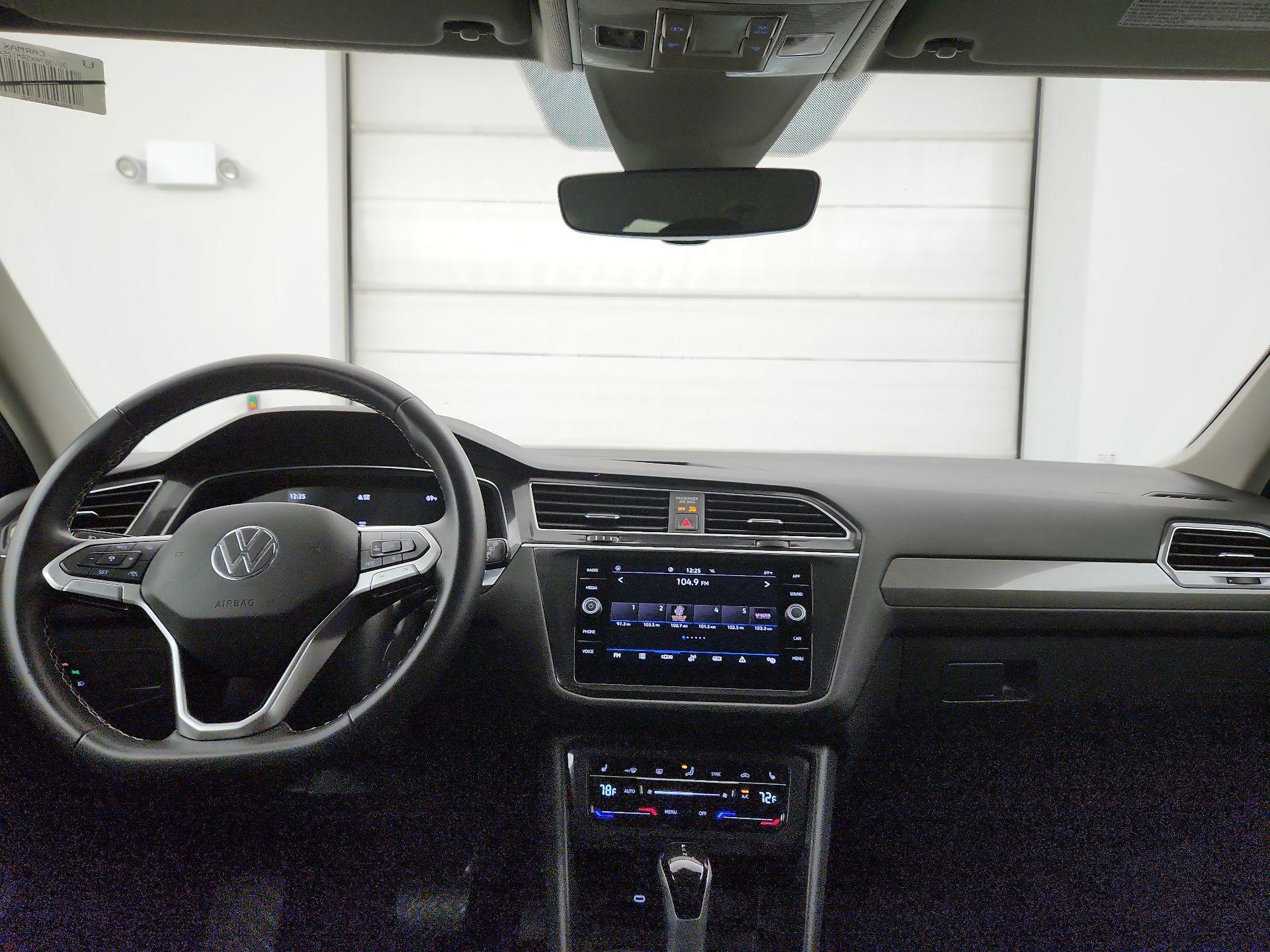 Thumbnail: 2024 Volkswagen Tiguan - 8