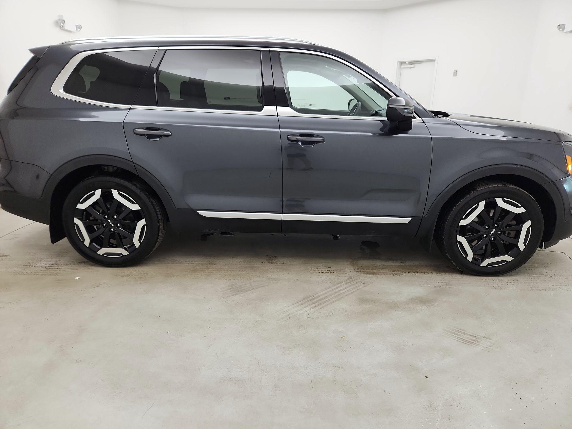 Thumbnail: 2023 Kia Telluride - 4