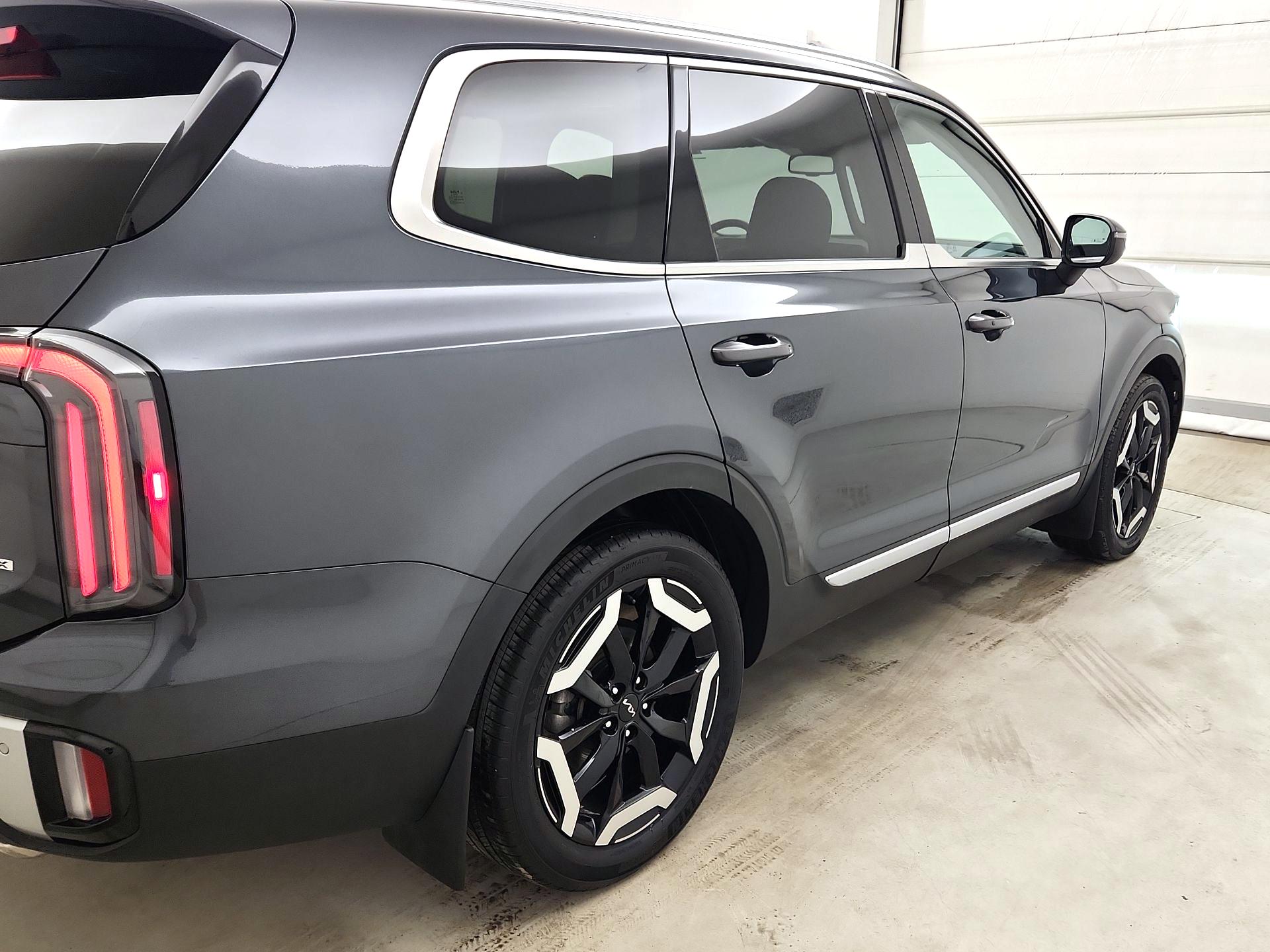 Thumbnail: 2023 Kia Telluride - 5