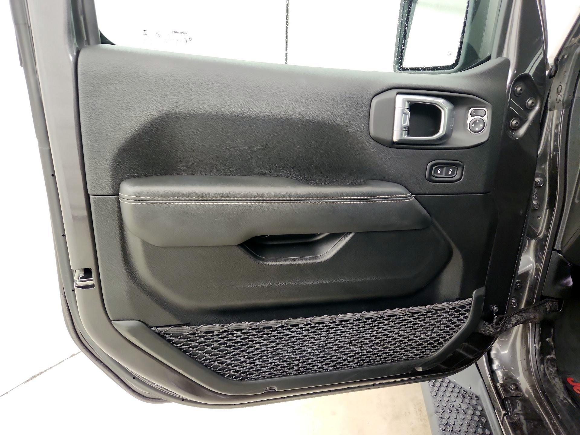 Thumbnail: 2022 Jeep Wrangler - 10