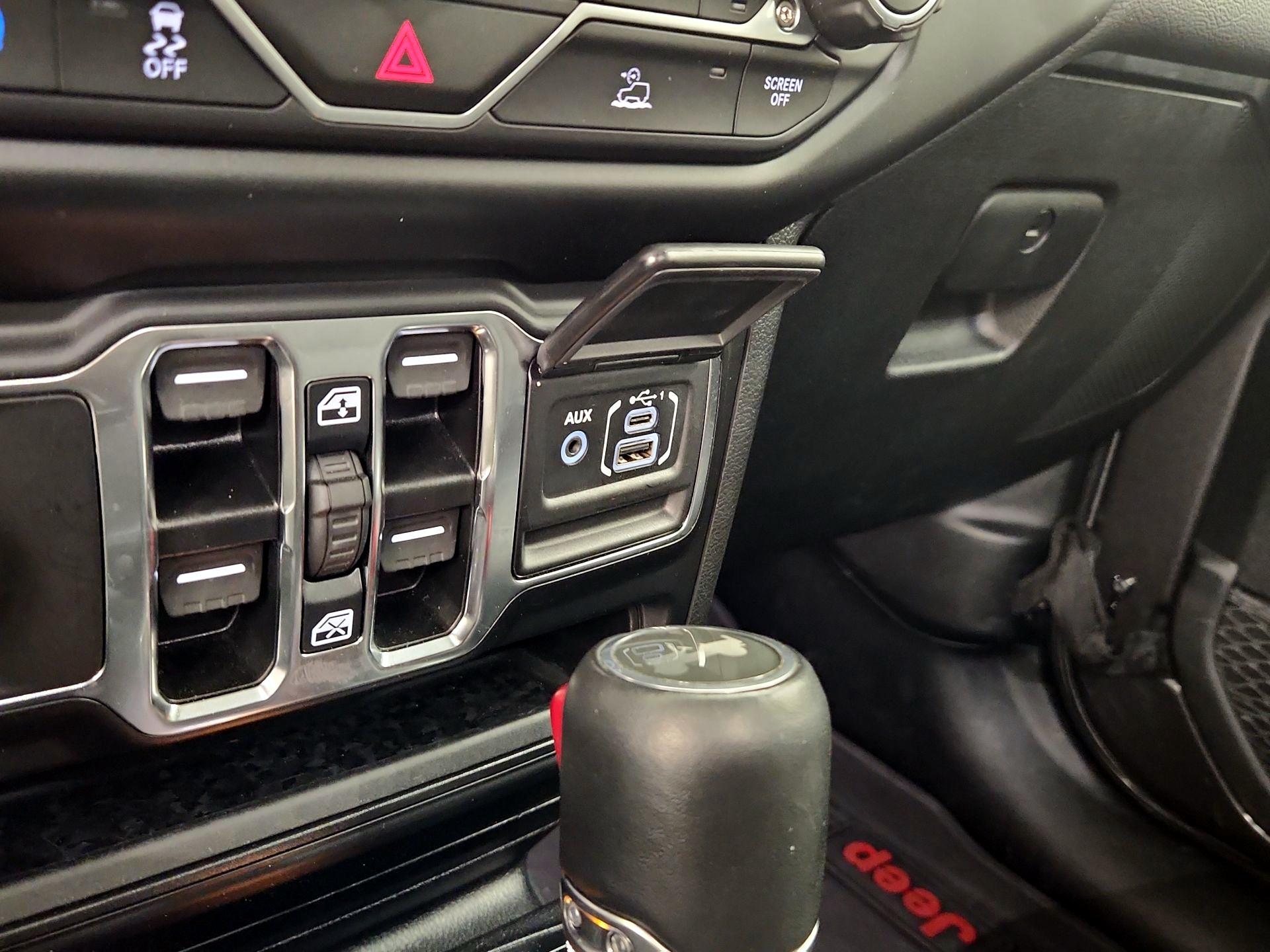 Thumbnail: 2022 Jeep Wrangler - 17