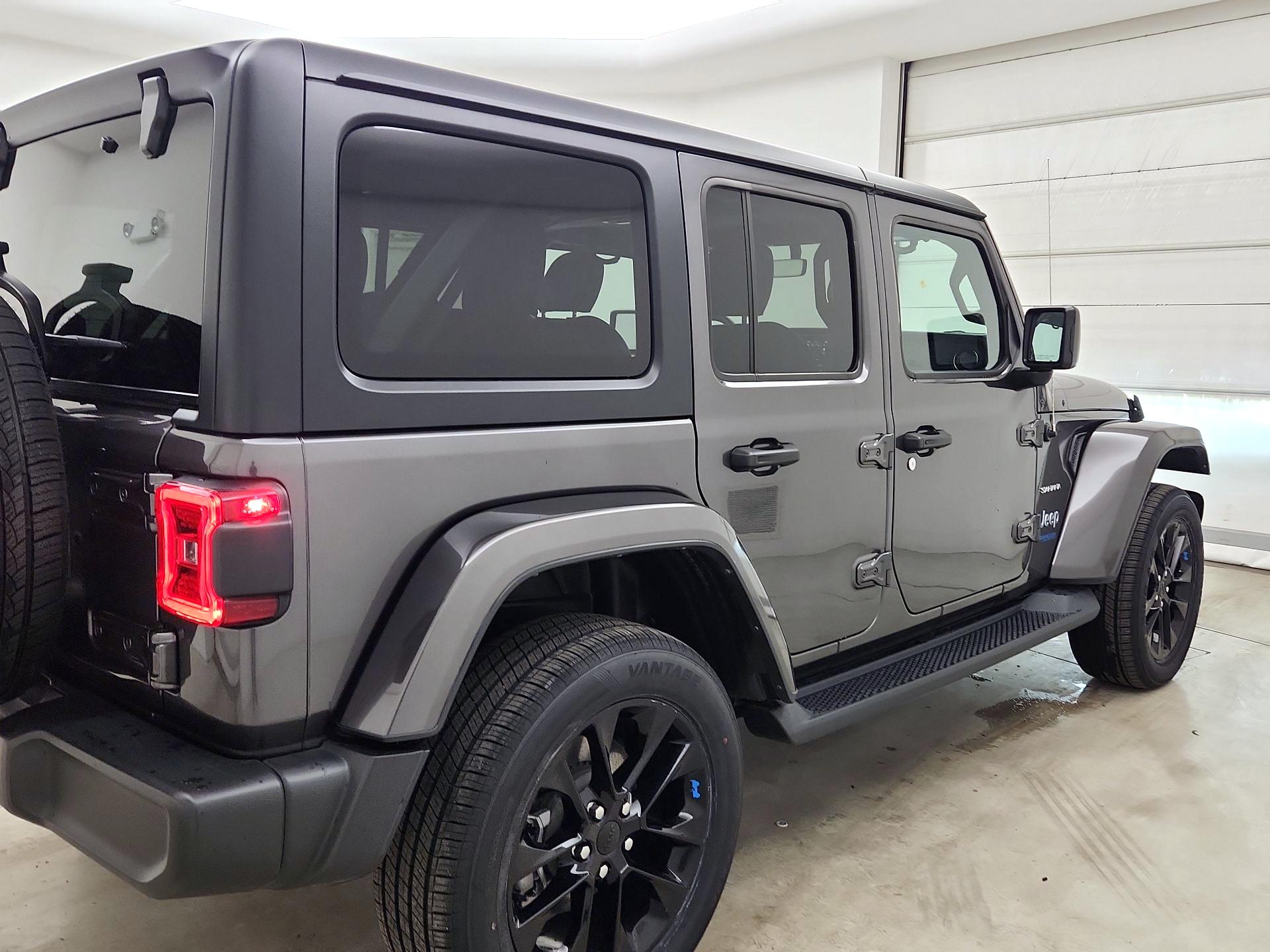 Thumbnail: 2022 Jeep Wrangler - 5