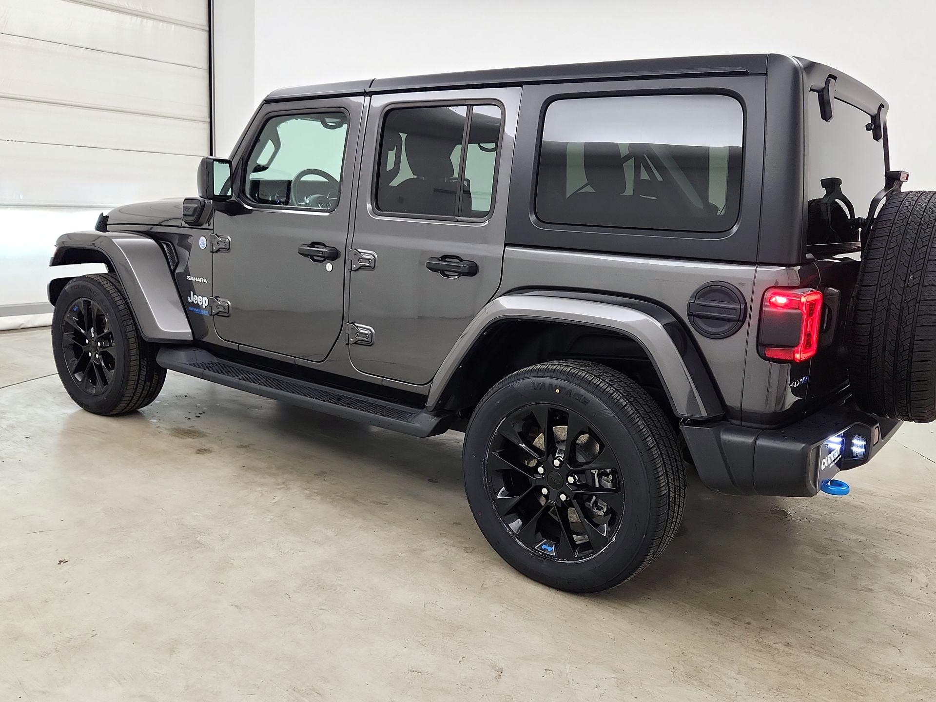 Thumbnail: 2022 Jeep Wrangler - 7