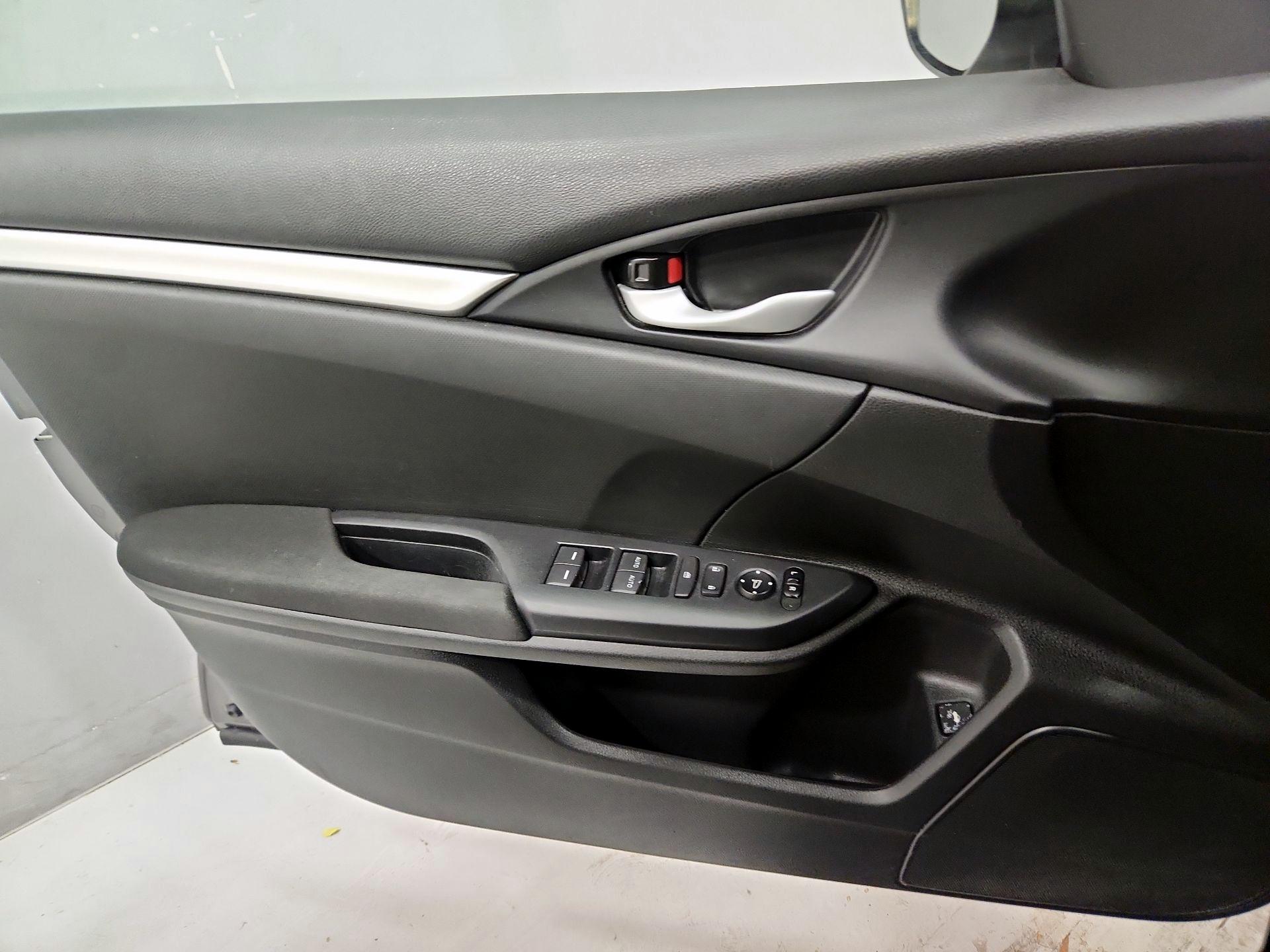 Thumbnail: 2019 Honda Civic - 12