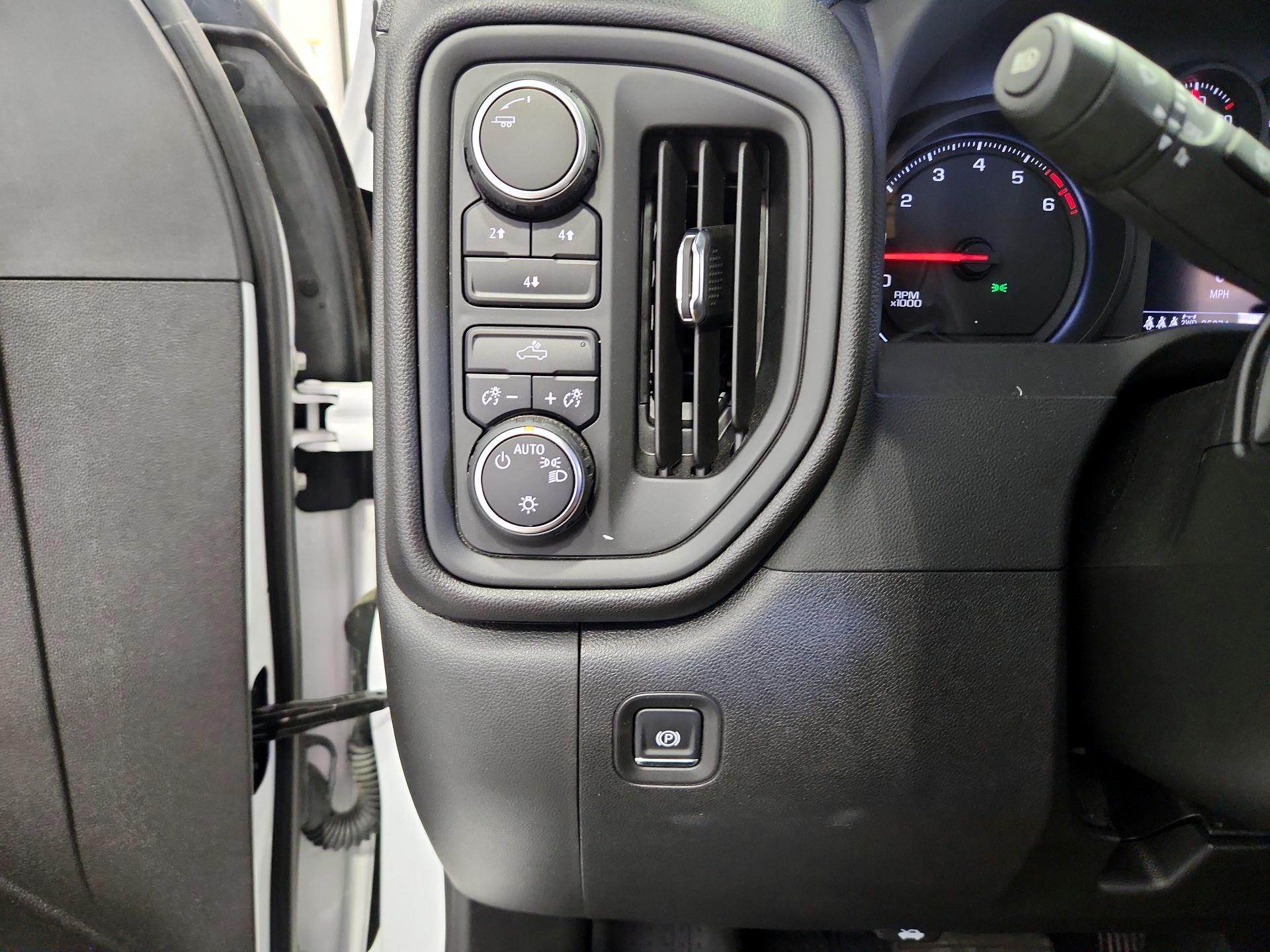 Thumbnail: 2025 Chevrolet Silverado 2500 - 13