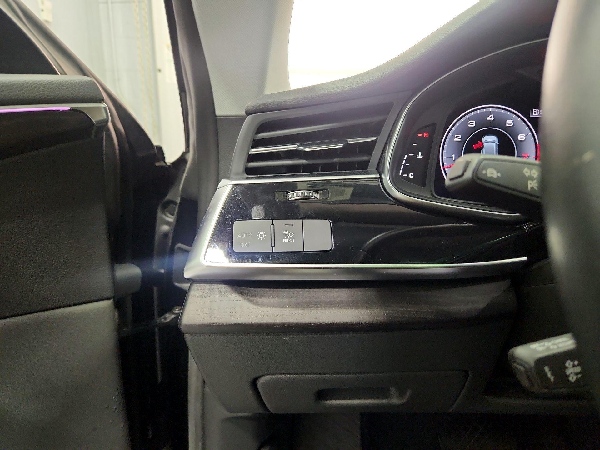 Thumbnail: 2023 Audi Q8 - 13