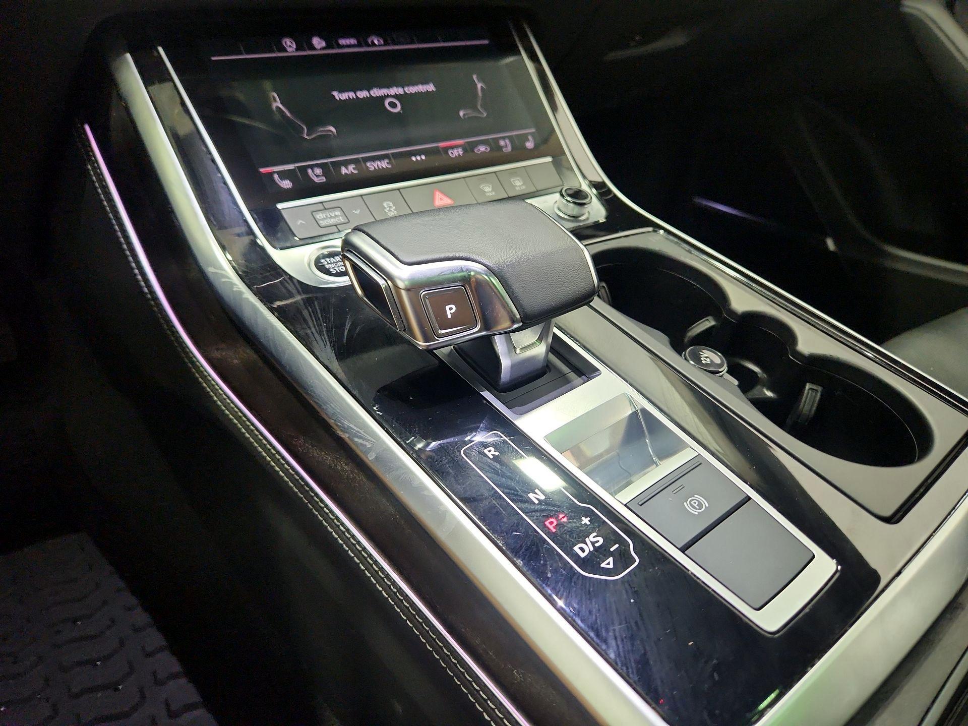 Thumbnail: 2023 Audi Q8 - 17