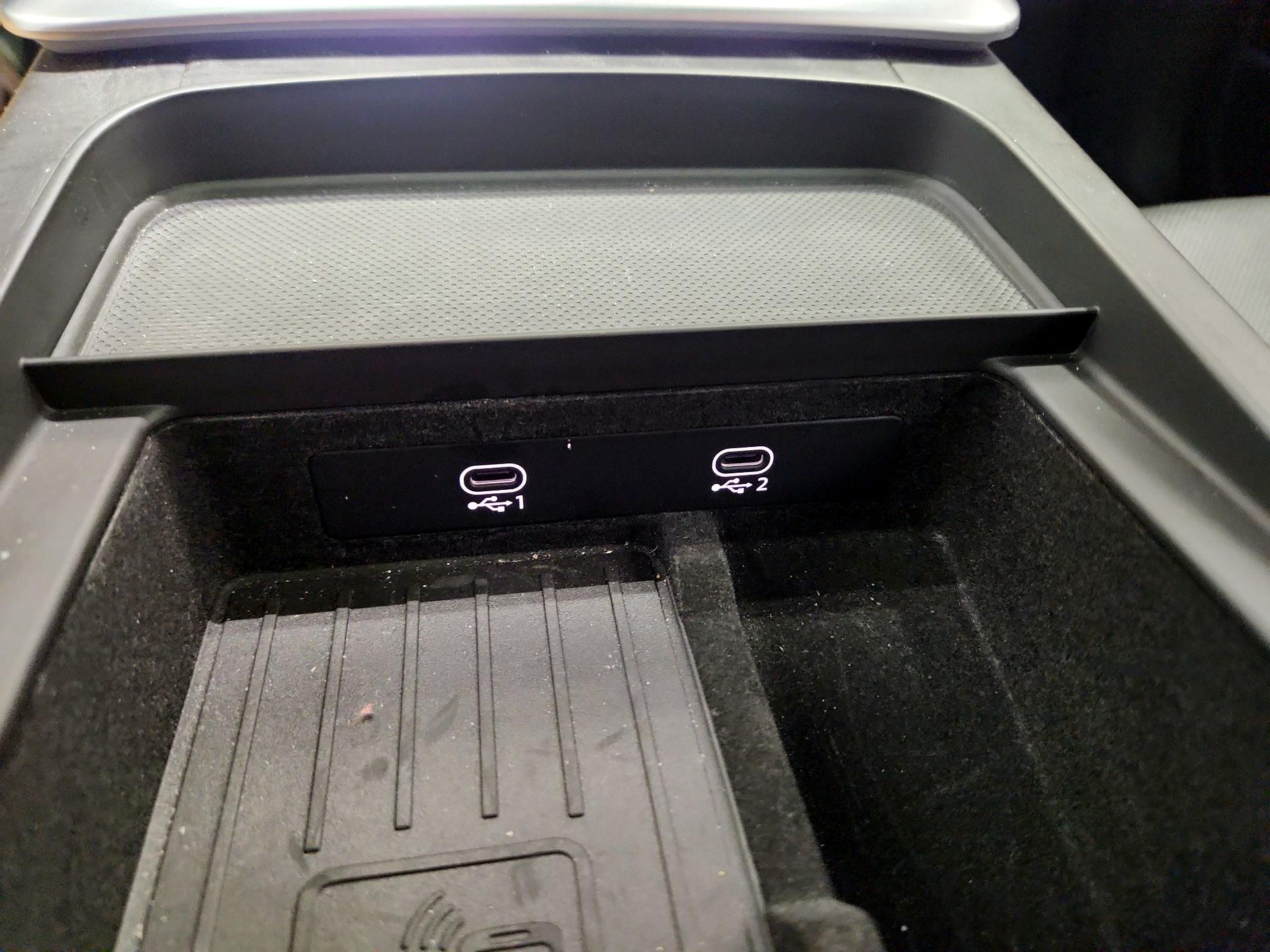 Thumbnail: 2023 Audi Q8 - 18