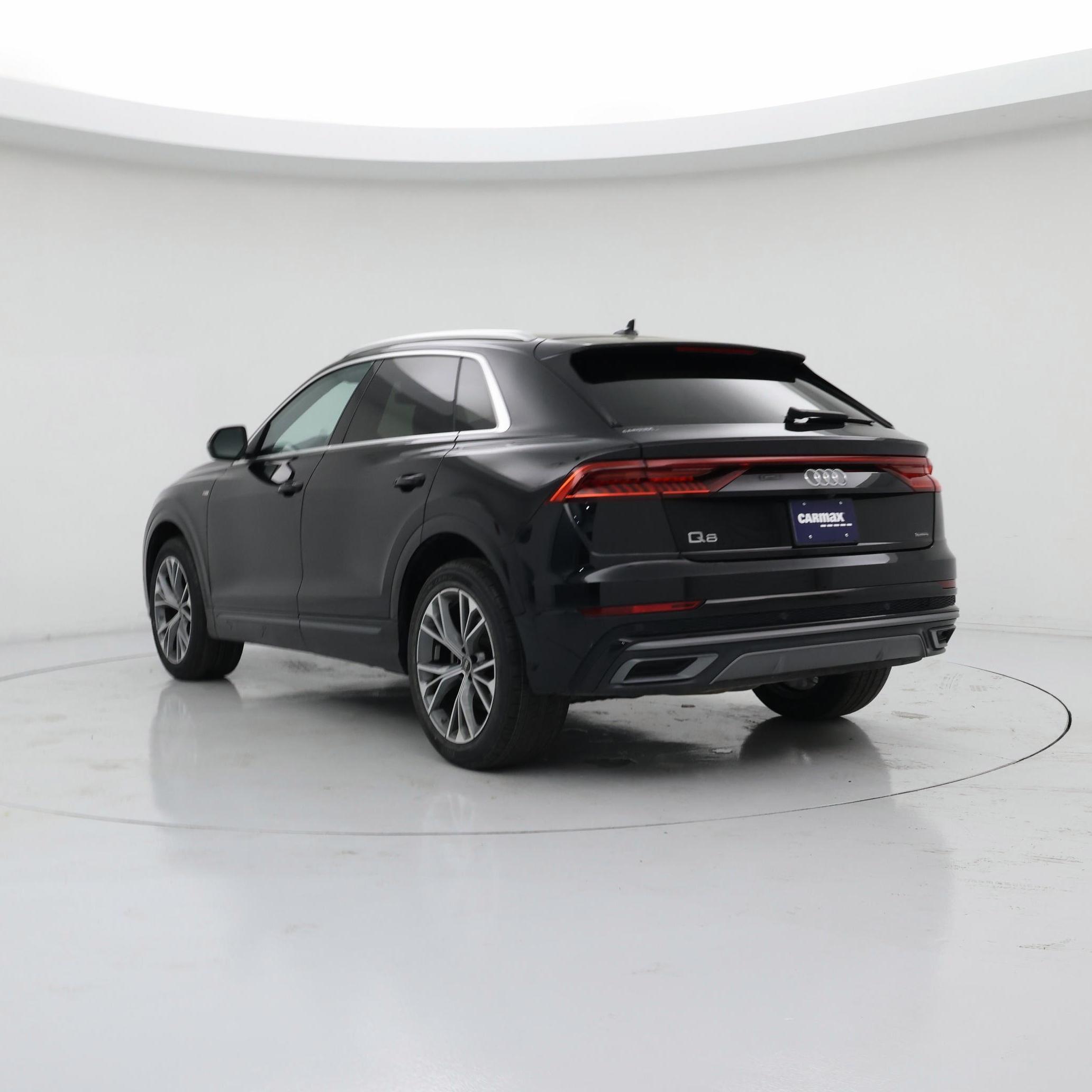 Thumbnail: 2023 Audi Q8 - 2