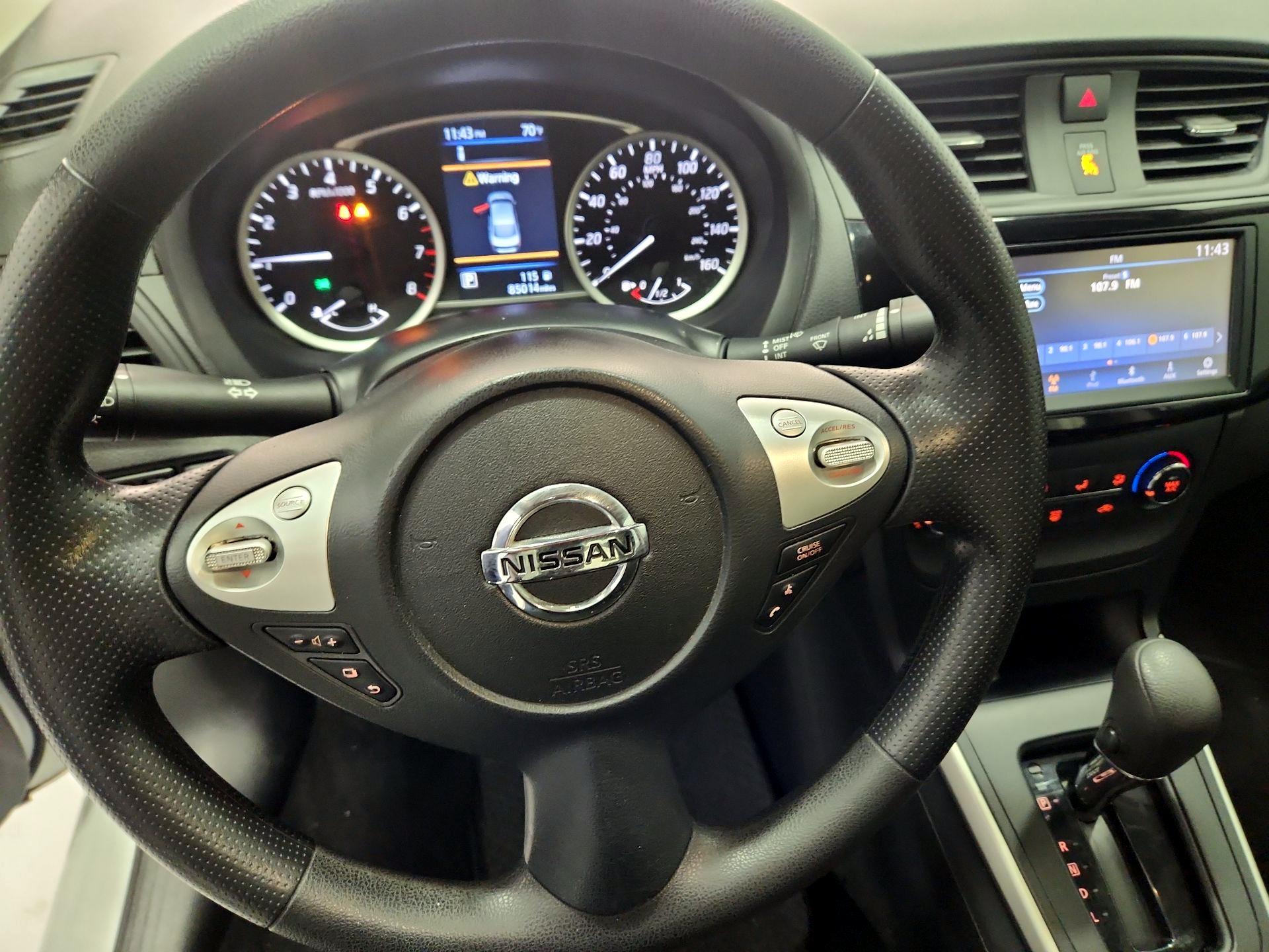 Thumbnail: 2019 Nissan Sentra - 10