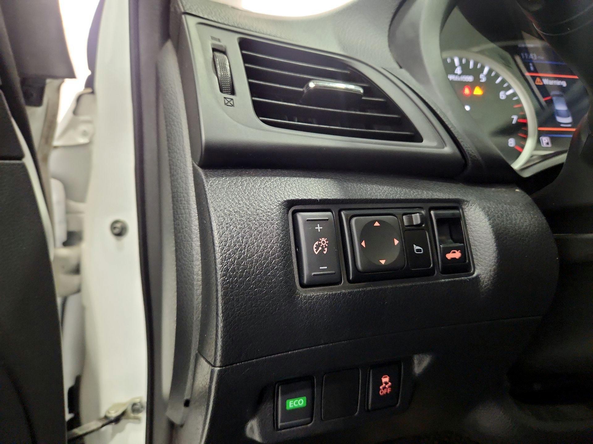 Thumbnail: 2019 Nissan Sentra - 13