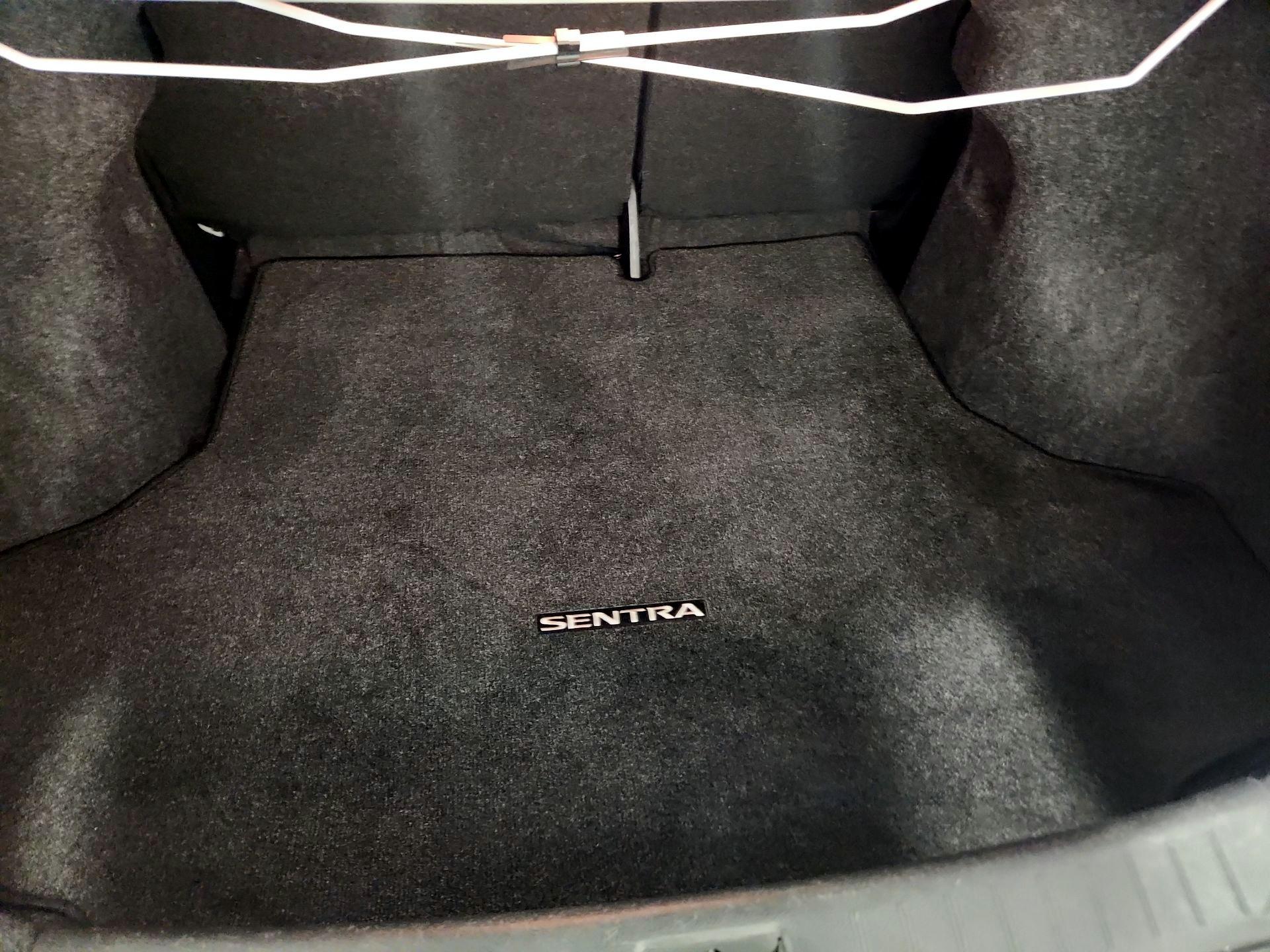 Thumbnail: 2019 Nissan Sentra - 19