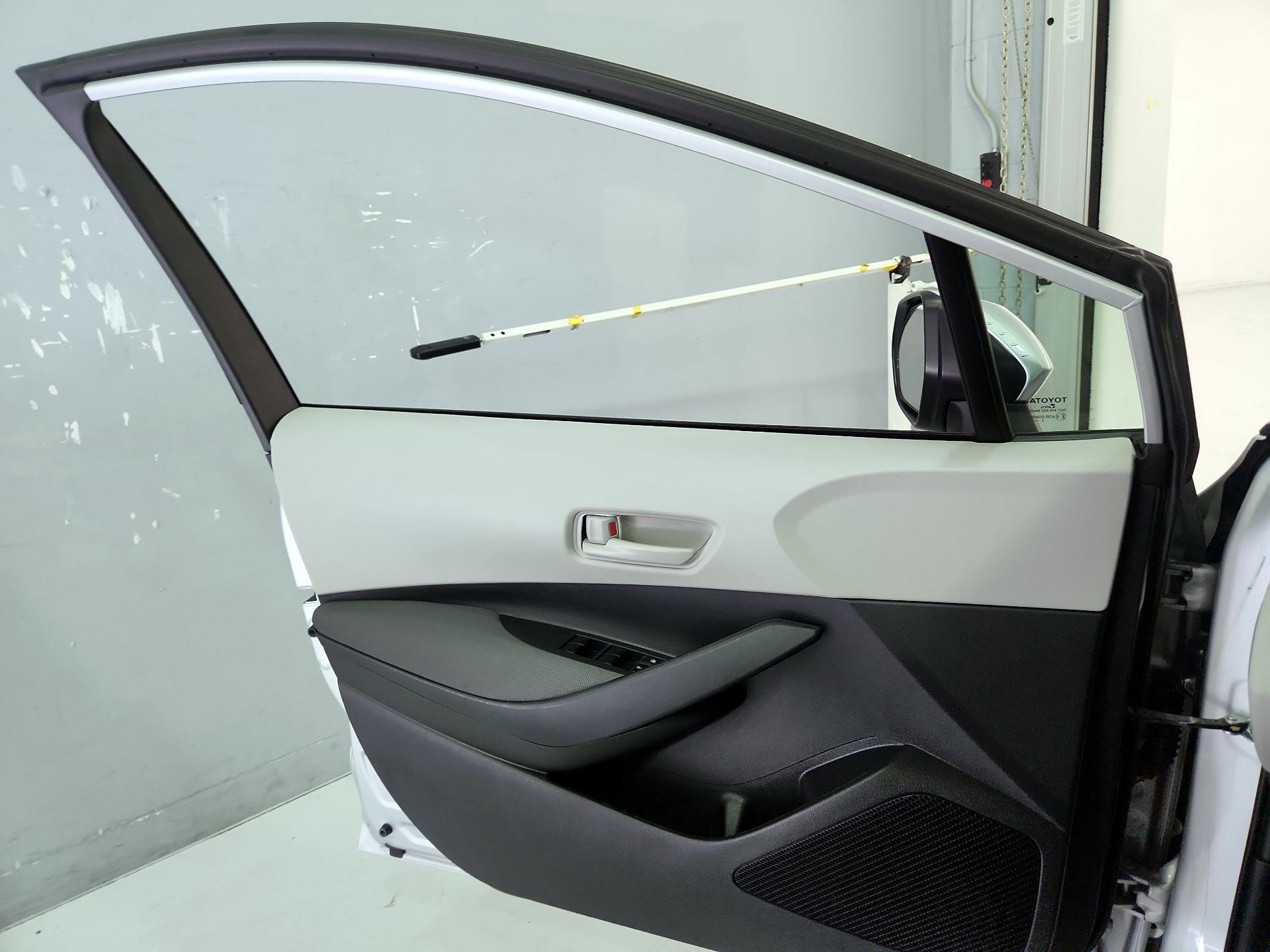 Thumbnail: 2023 Toyota Corolla - 12