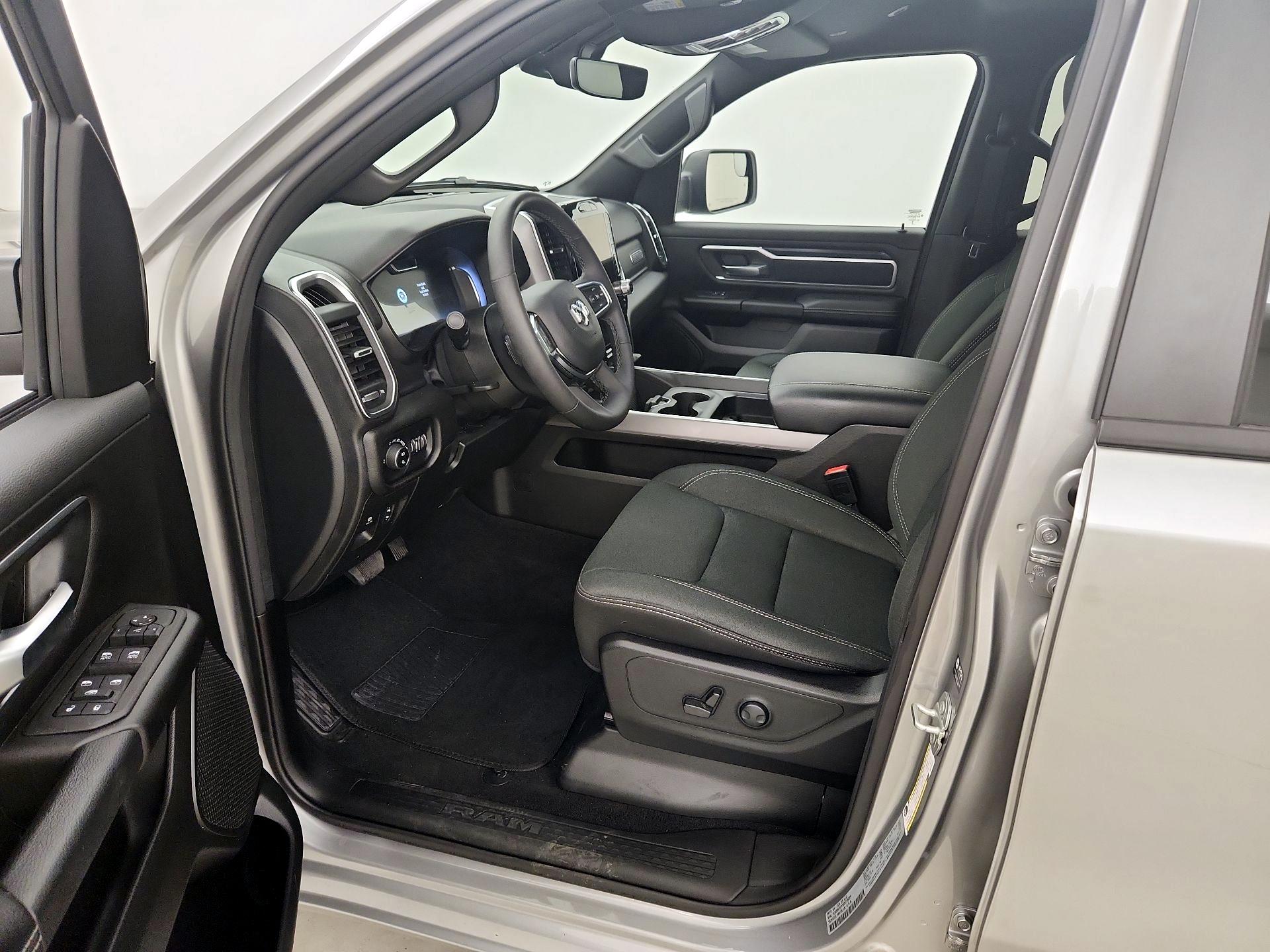 Thumbnail: 2025 RAM 1500 - 9