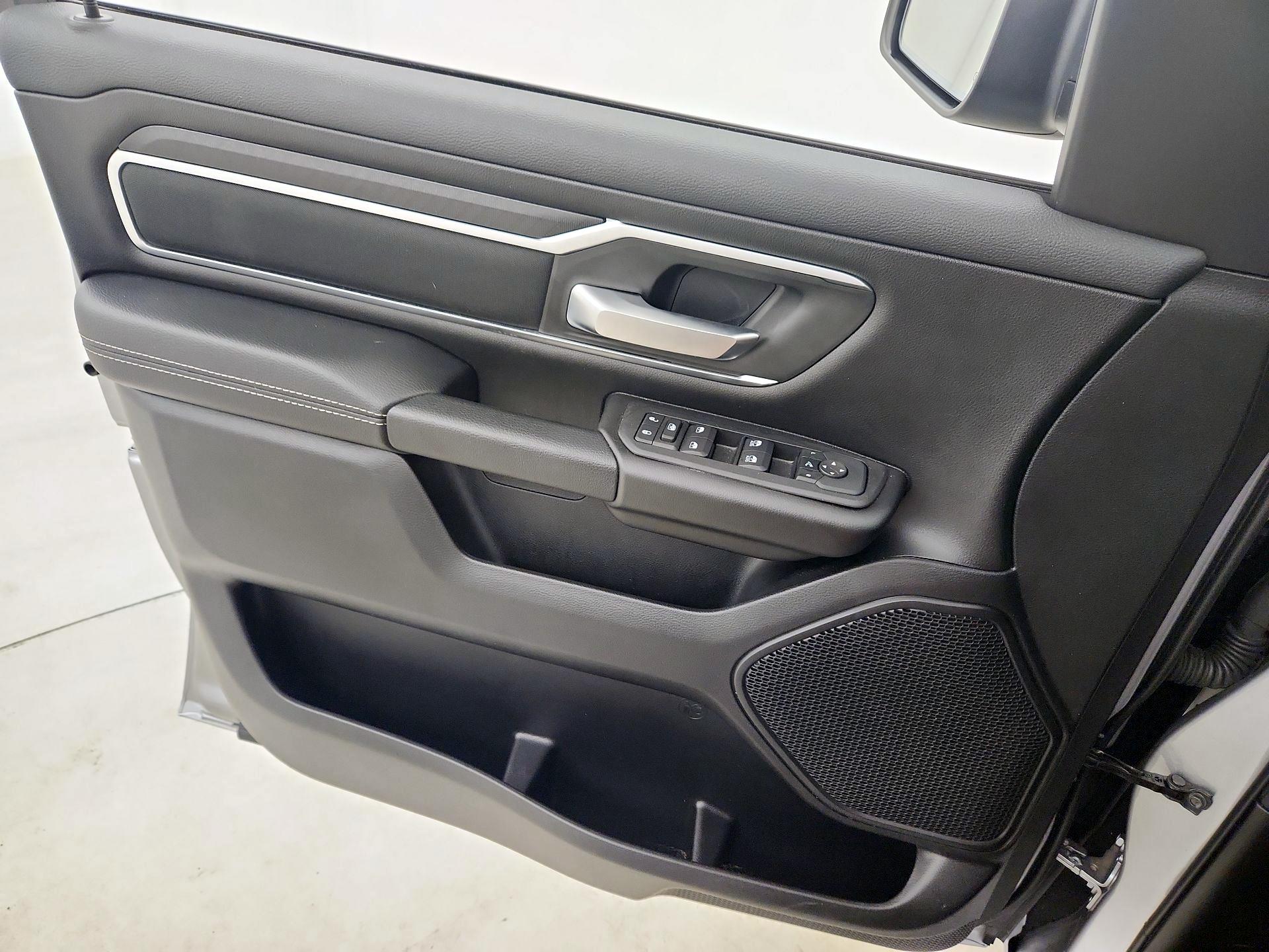 Thumbnail: 2025 RAM 1500 - 10