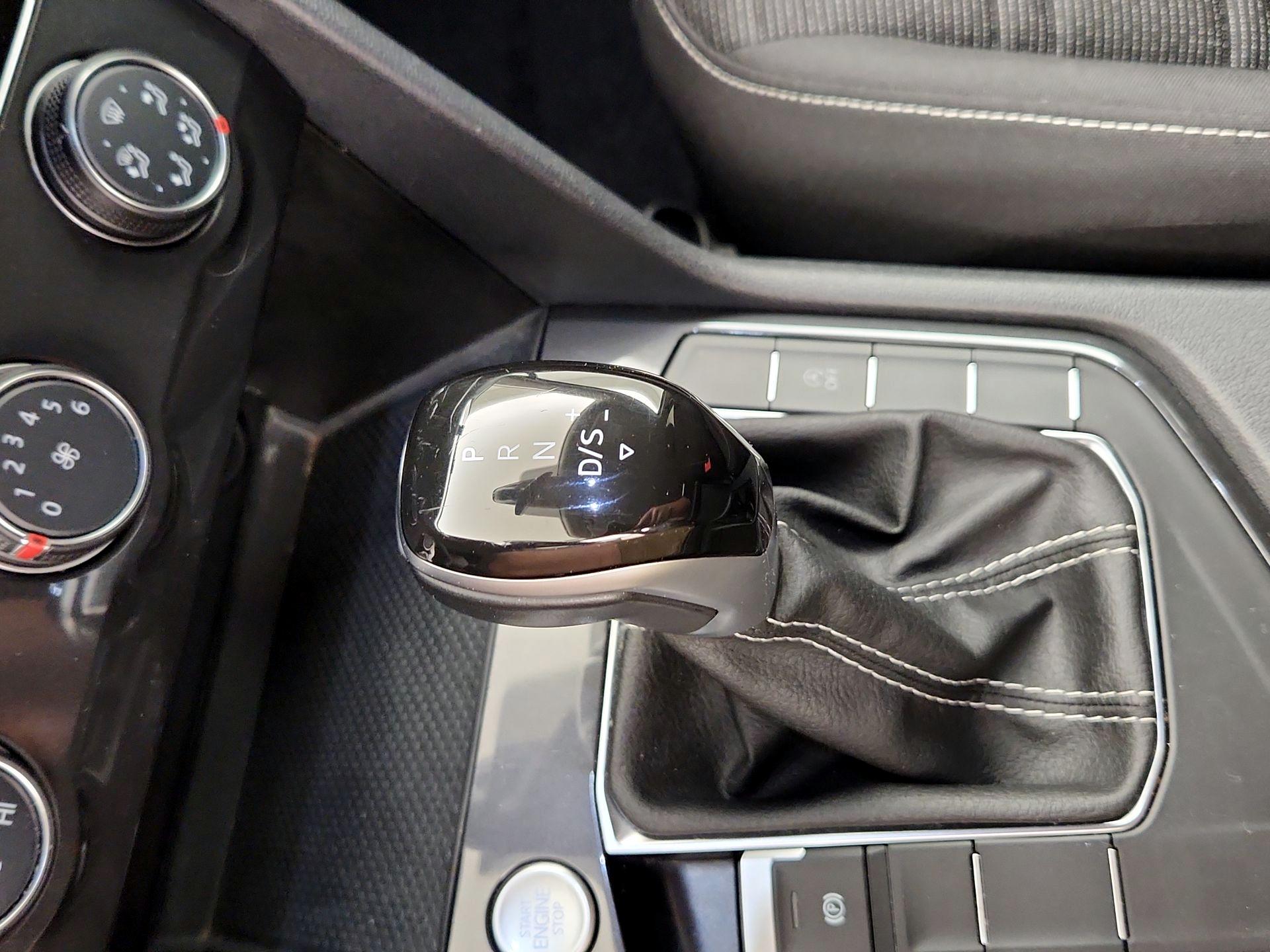 Thumbnail: 2024 Volkswagen Tiguan - 15