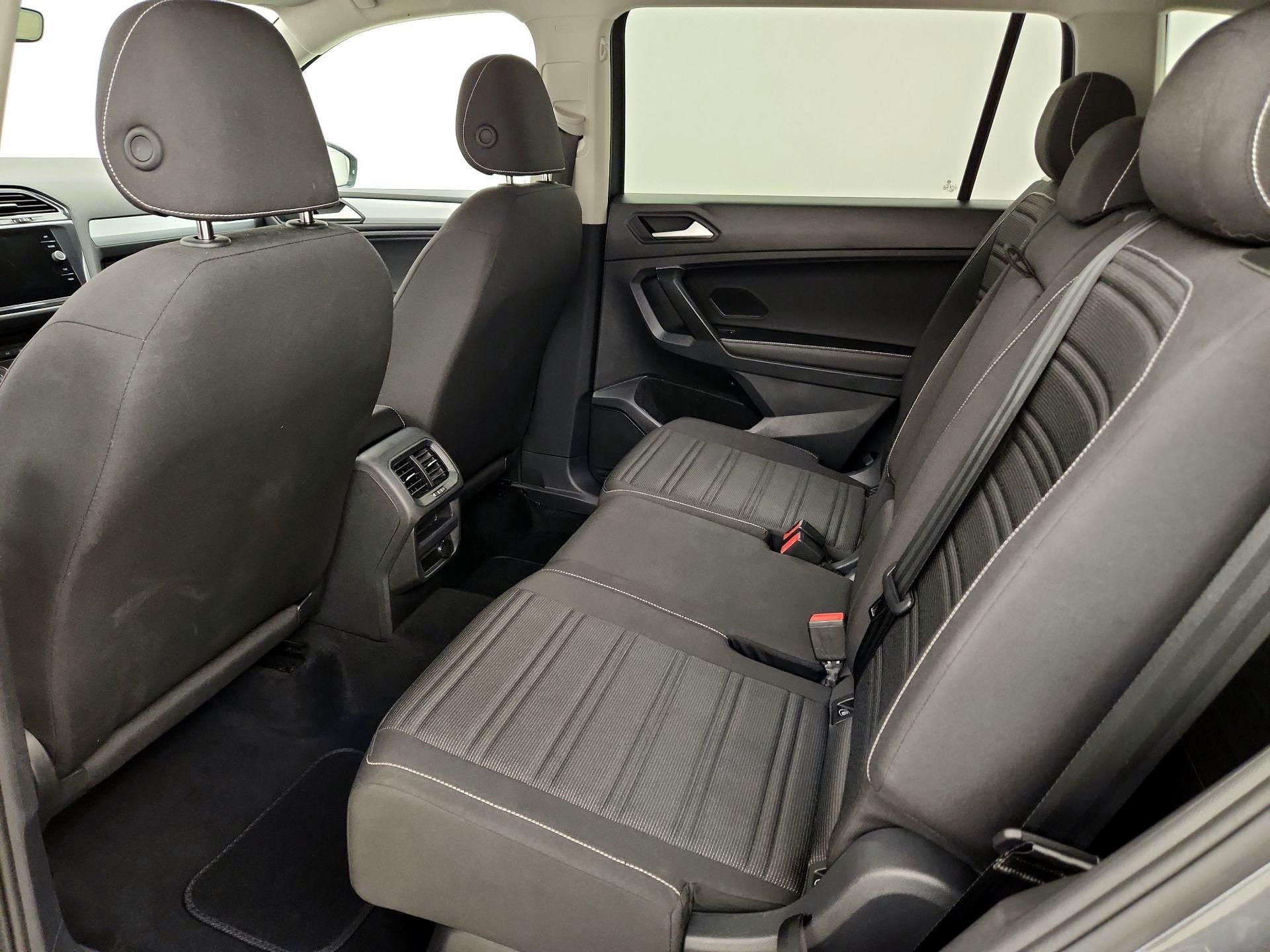 Thumbnail: 2024 Volkswagen Tiguan - 17