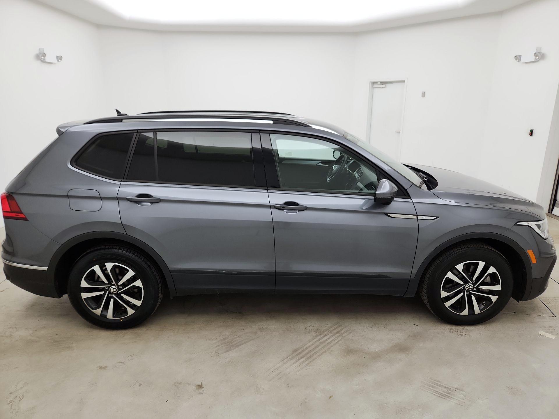 Thumbnail: 2024 Volkswagen Tiguan - 4