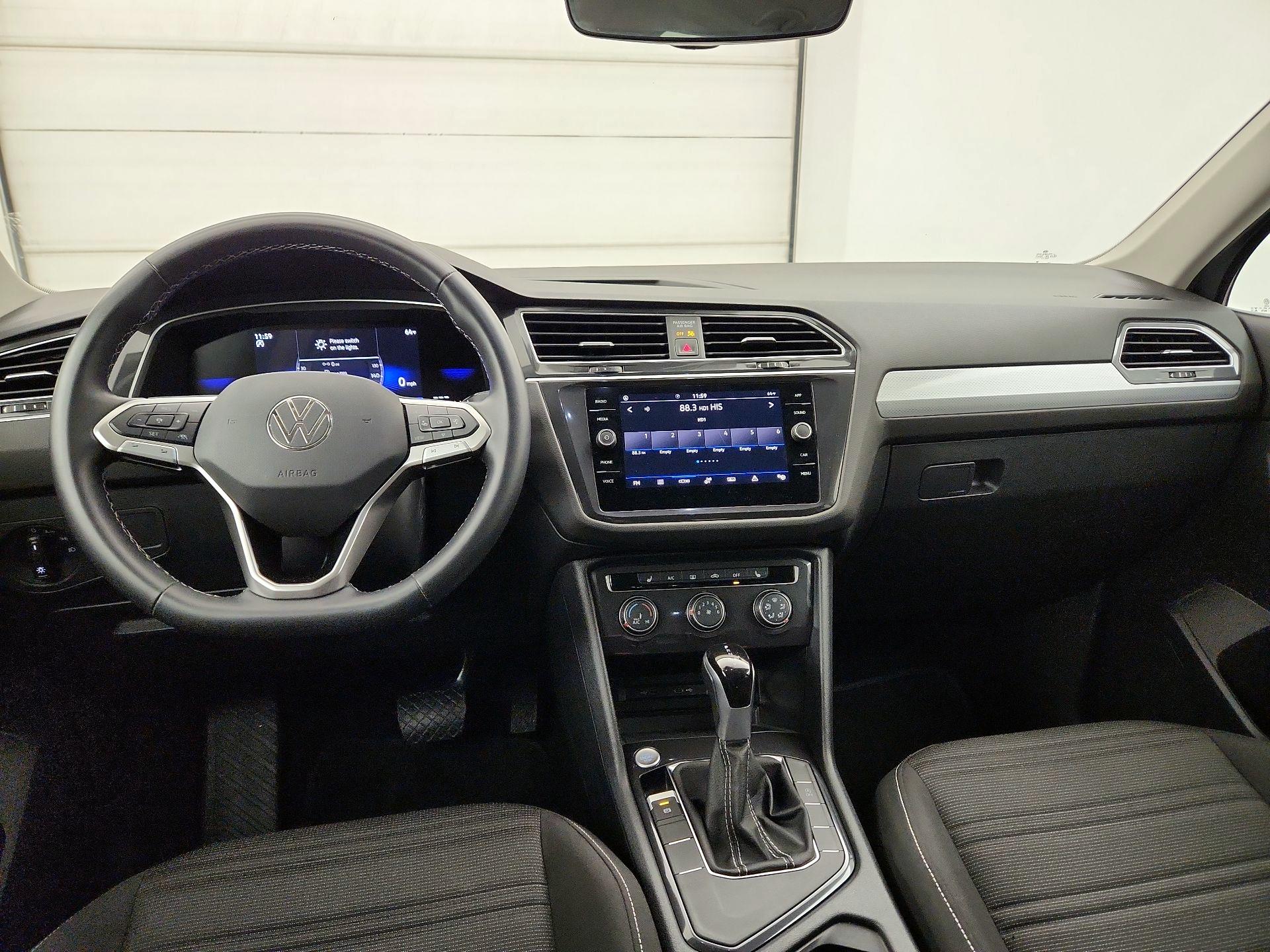 Thumbnail: 2024 Volkswagen Tiguan - 8