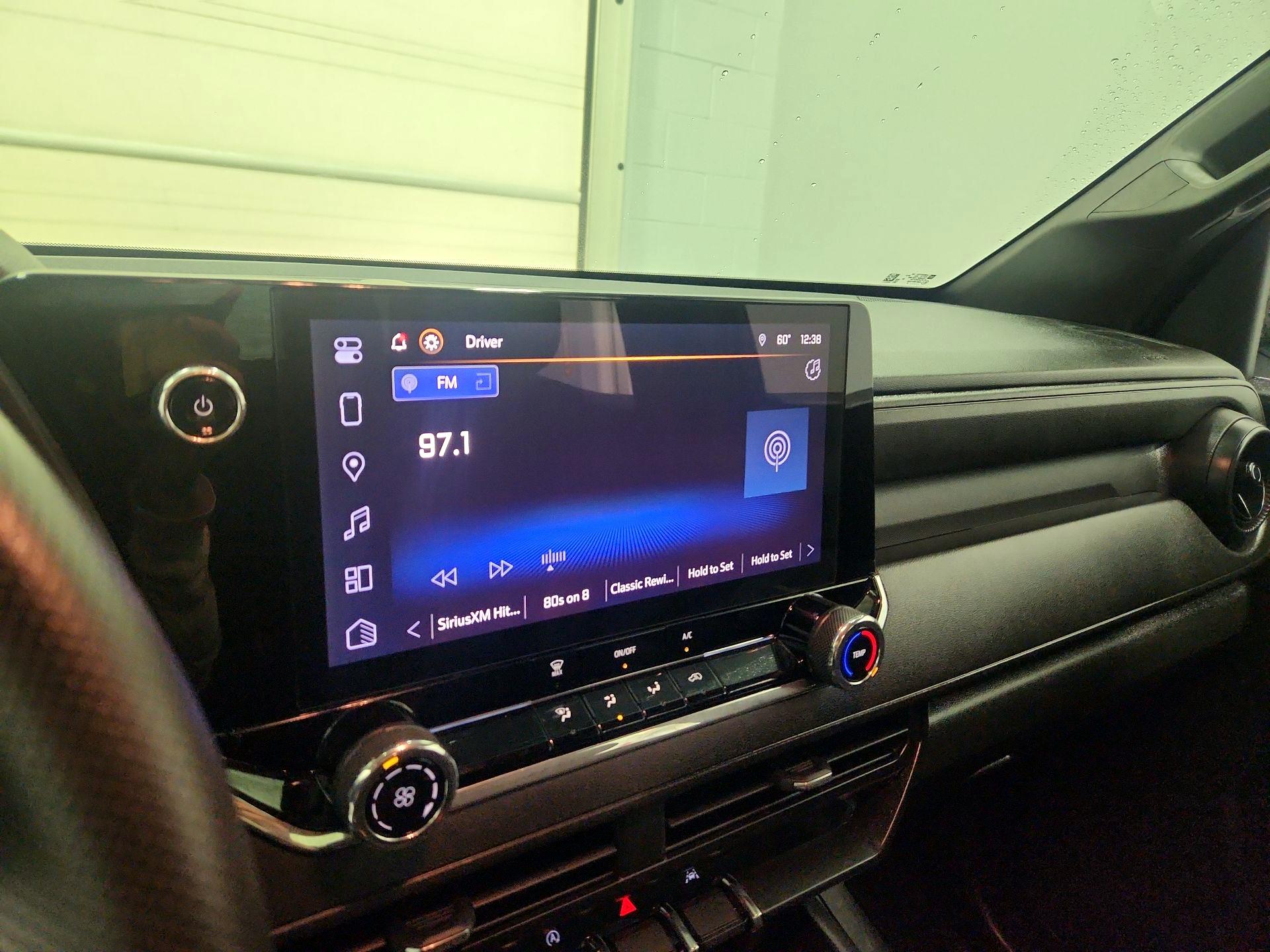 Thumbnail: 2024 Chevrolet Colorado - 16