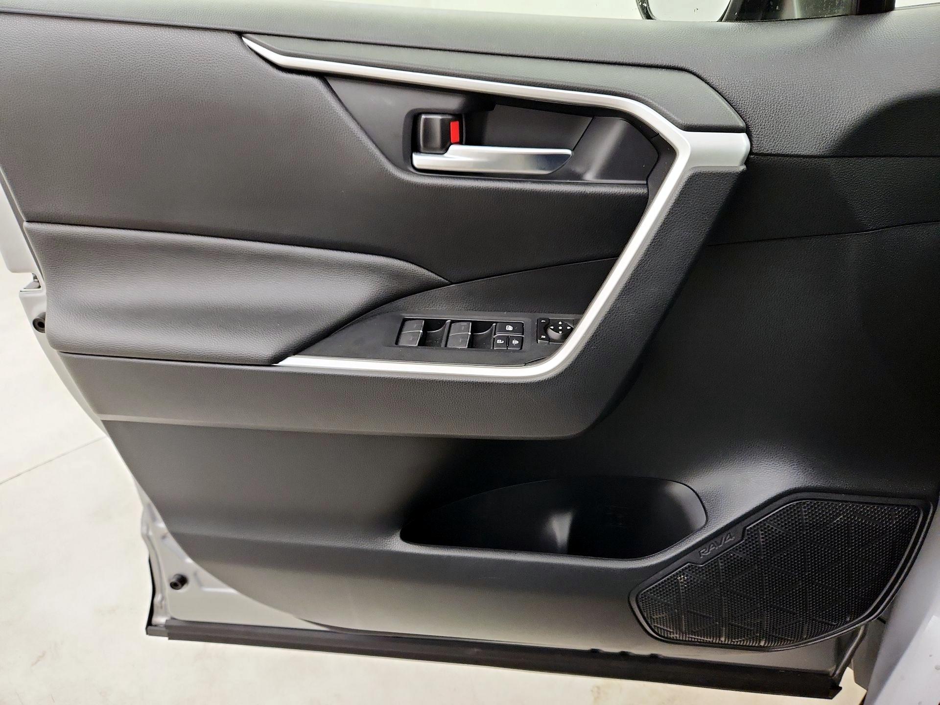 Thumbnail: 2023 Toyota RAV4 - 10