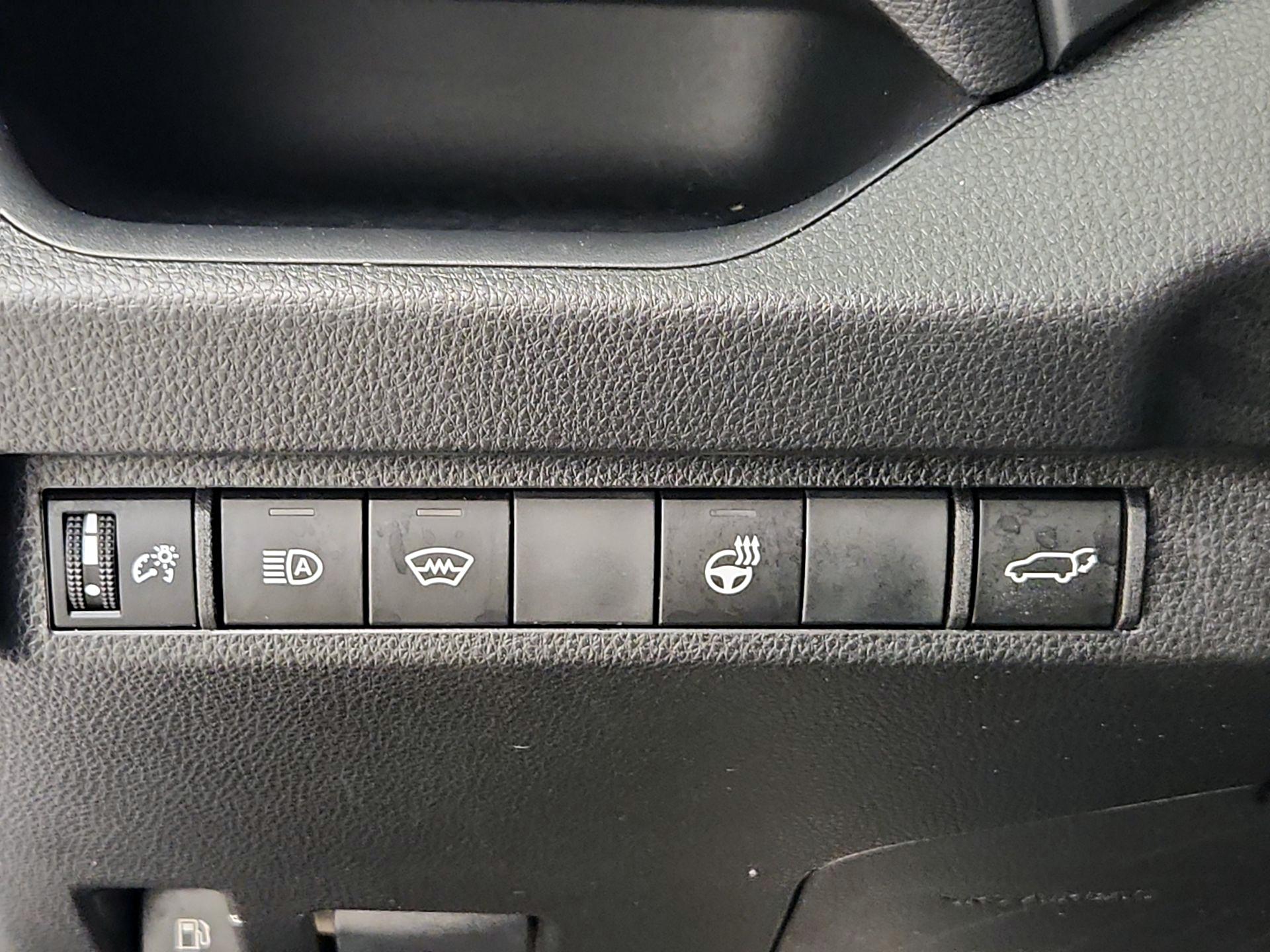 Thumbnail: 2023 Toyota RAV4 - 11