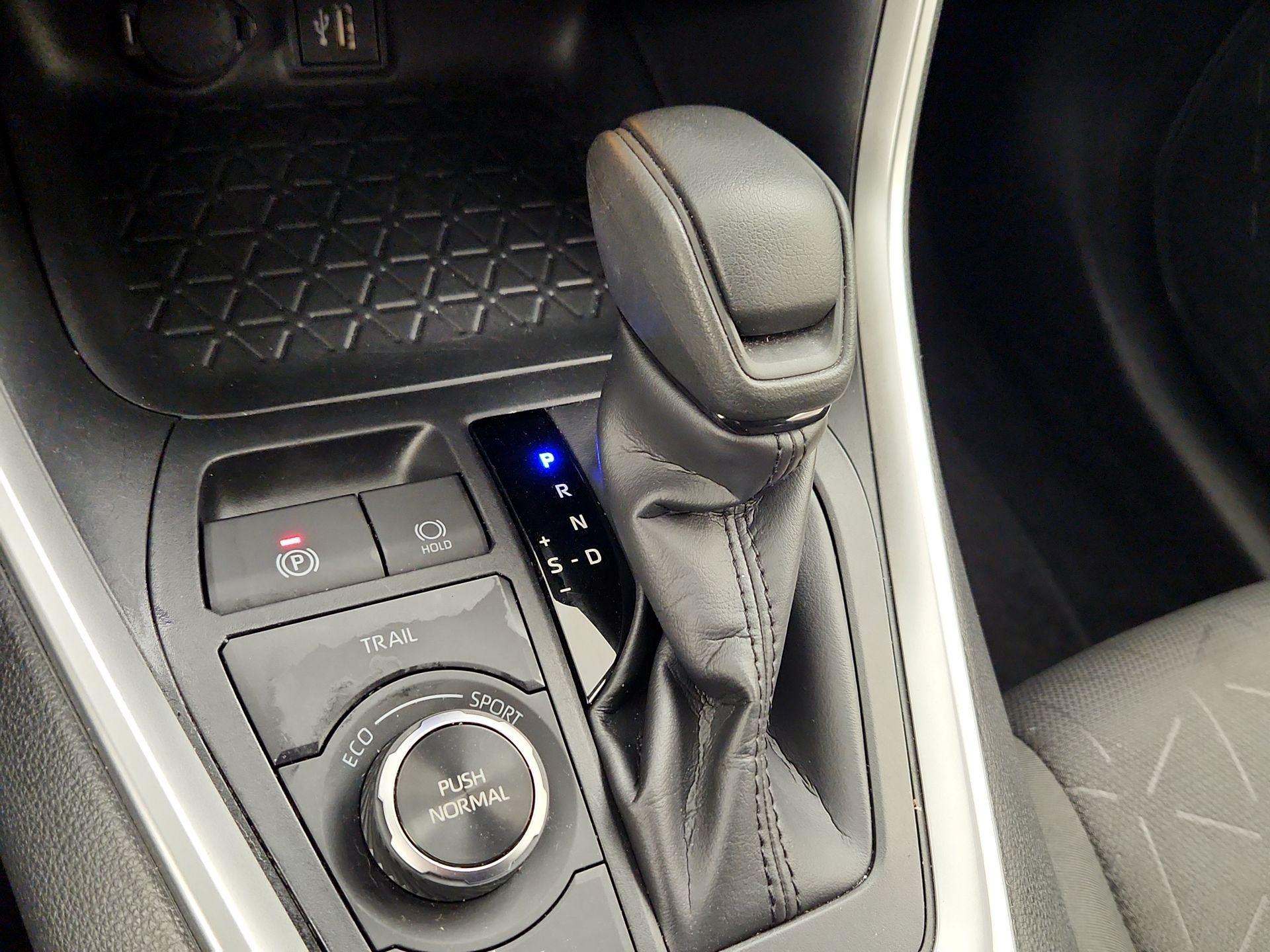 Thumbnail: 2023 Toyota RAV4 - 15