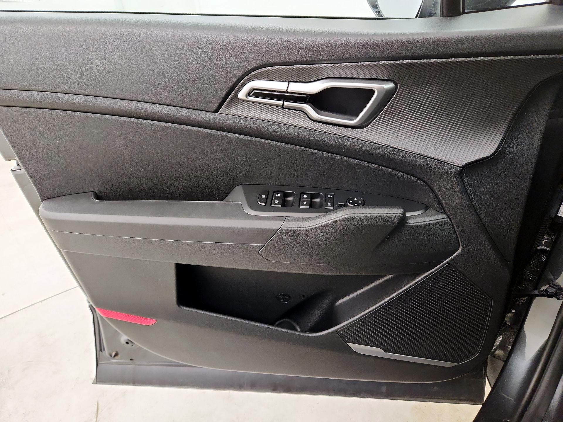 Thumbnail: 2024 Kia Sportage - 10