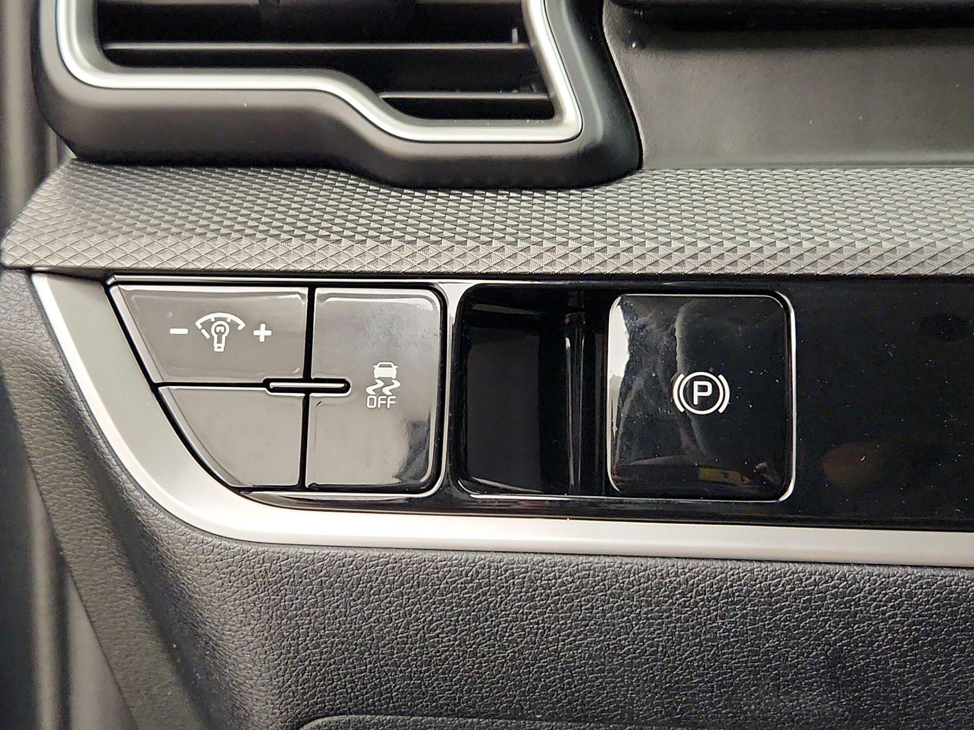 Thumbnail: 2024 Kia Sportage - 11