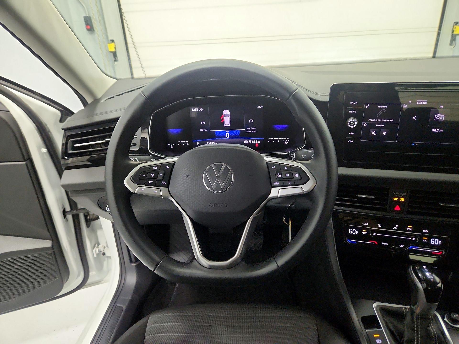 Thumbnail: 2025 Volkswagen Jetta - 10