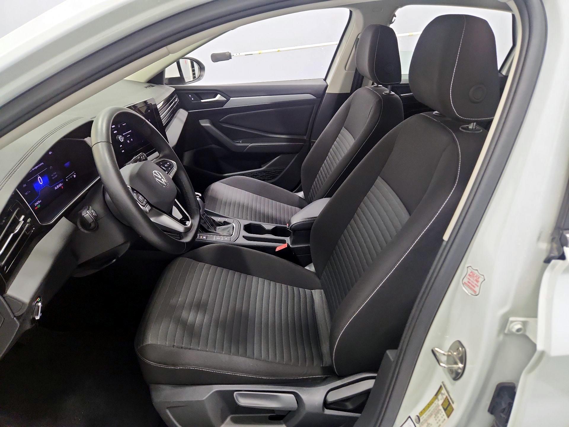 Thumbnail: 2025 Volkswagen Jetta - 11