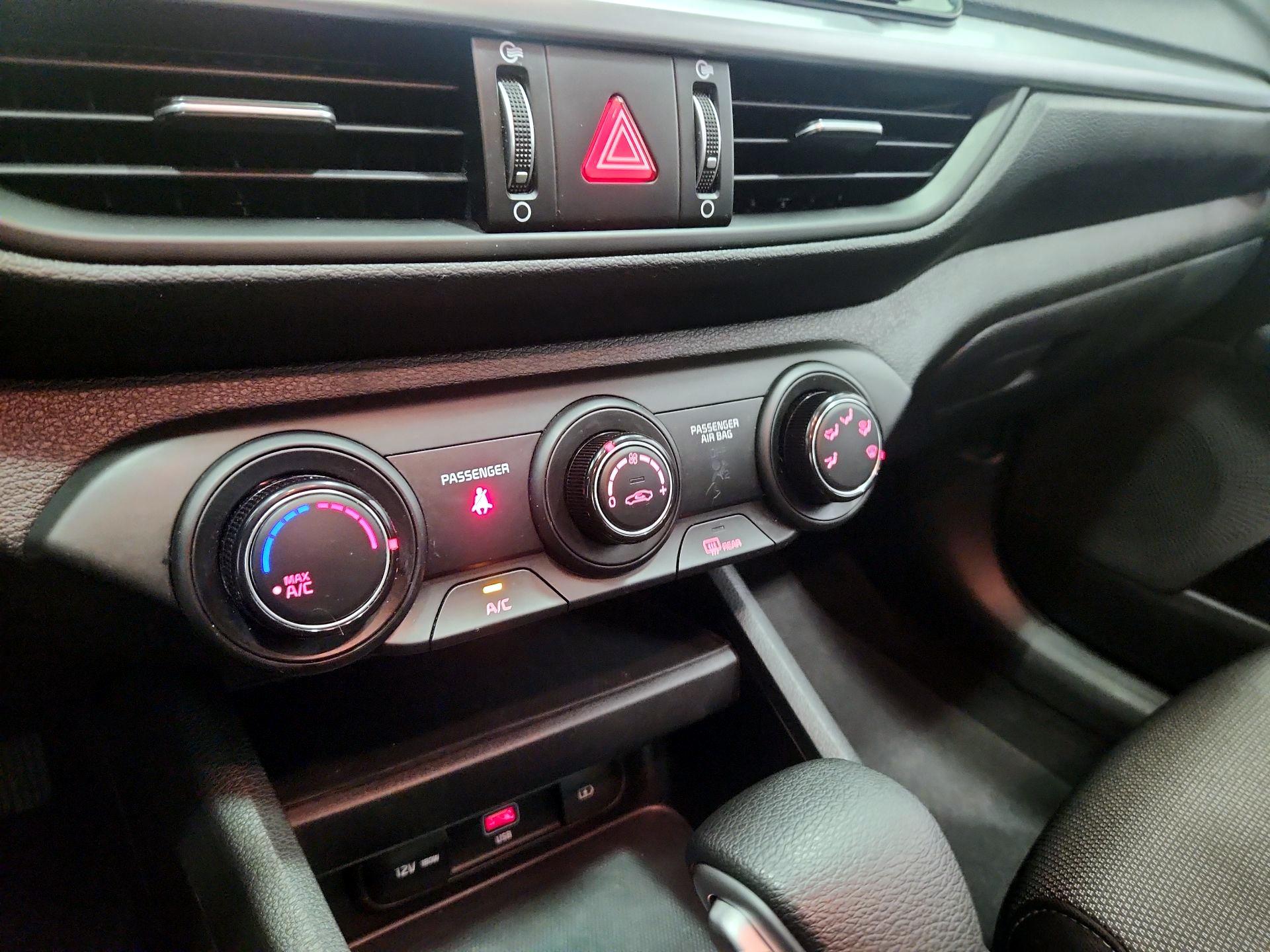 Thumbnail: 2024 Kia Forte - 16