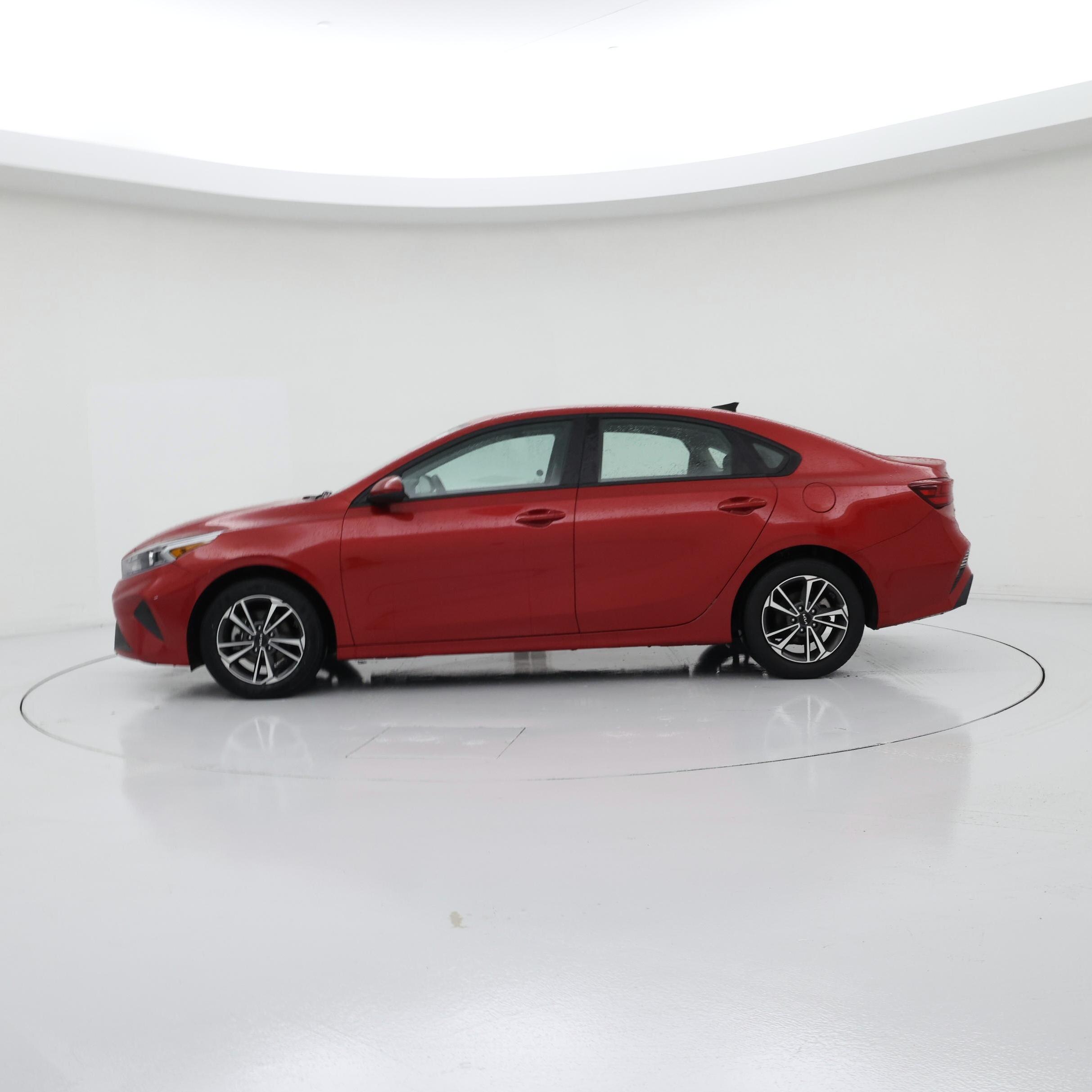 Thumbnail: 2024 Kia Forte - 3