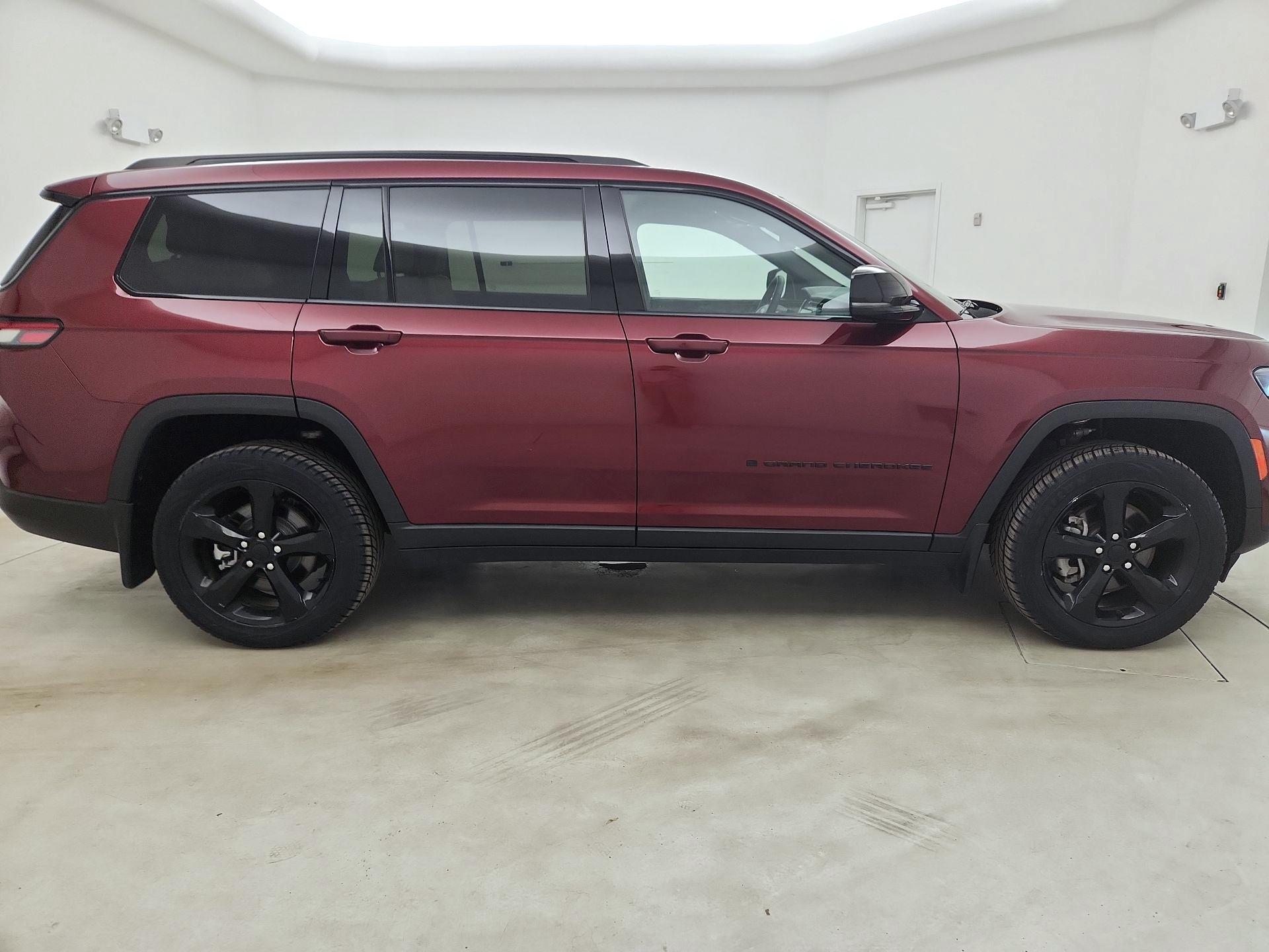 Thumbnail: 2024 Jeep Grand Cherokee L - 4