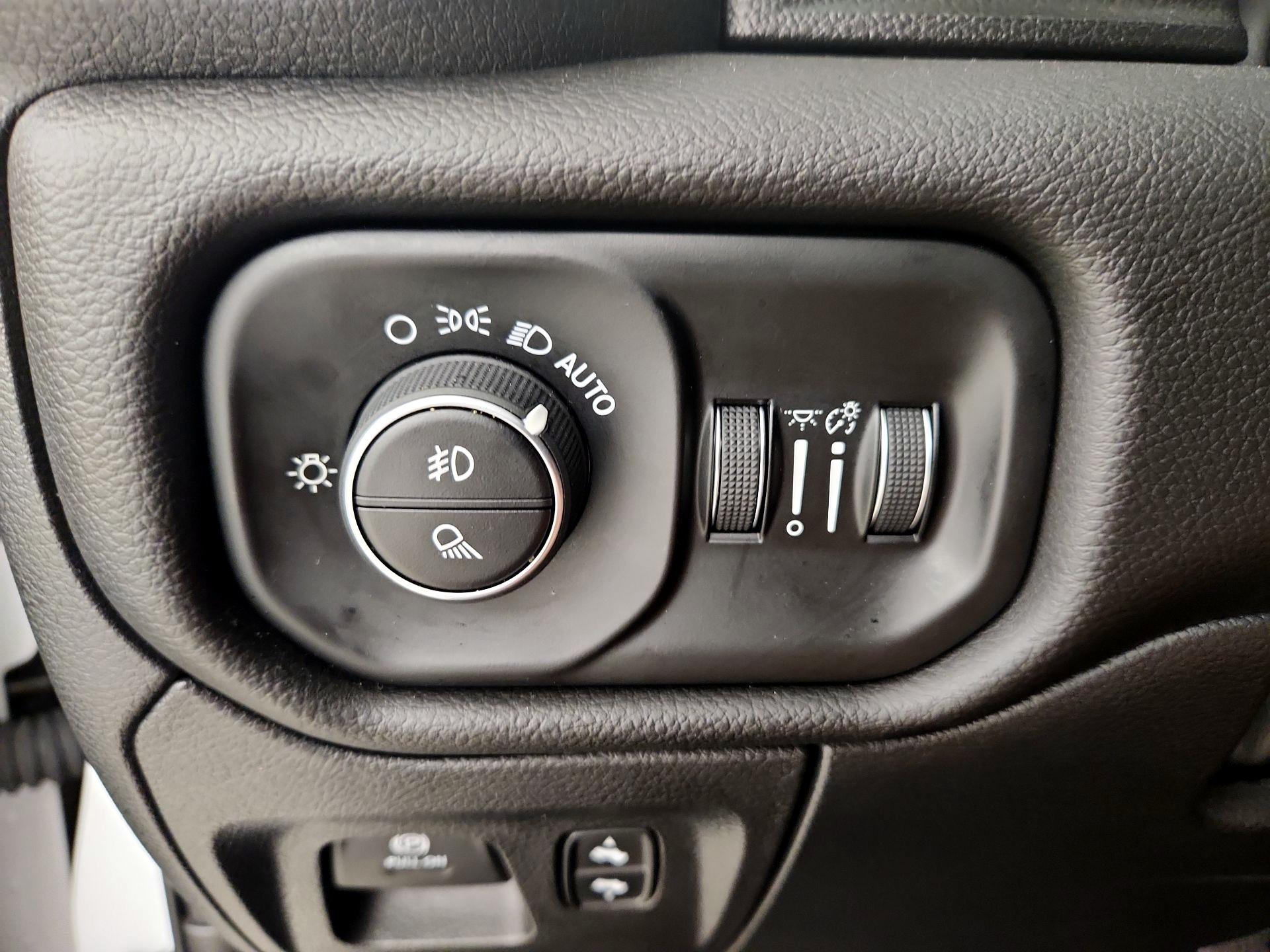 Thumbnail: 2025 RAM 1500 - 13