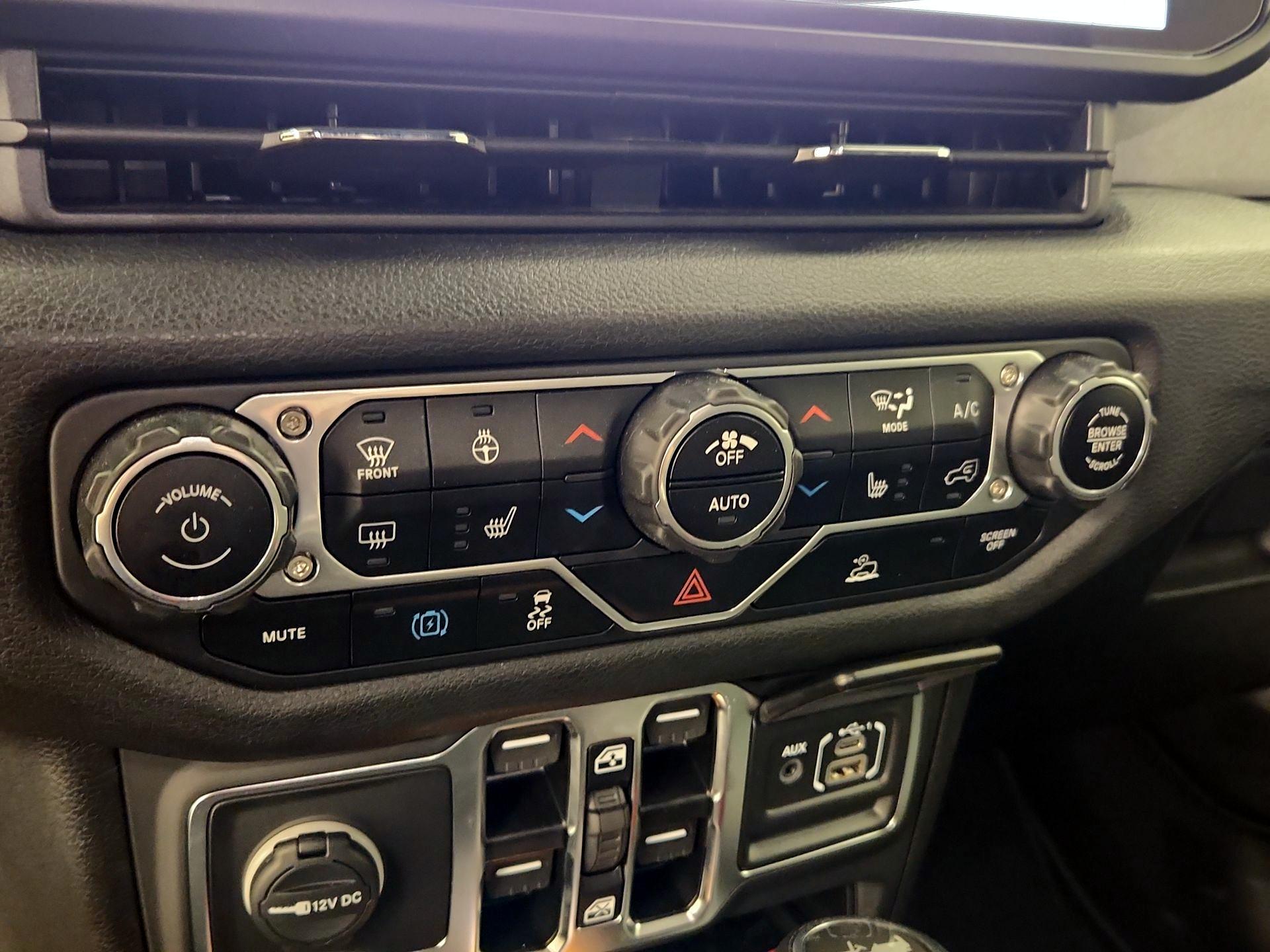 Thumbnail: 2024 Jeep Wrangler - 14