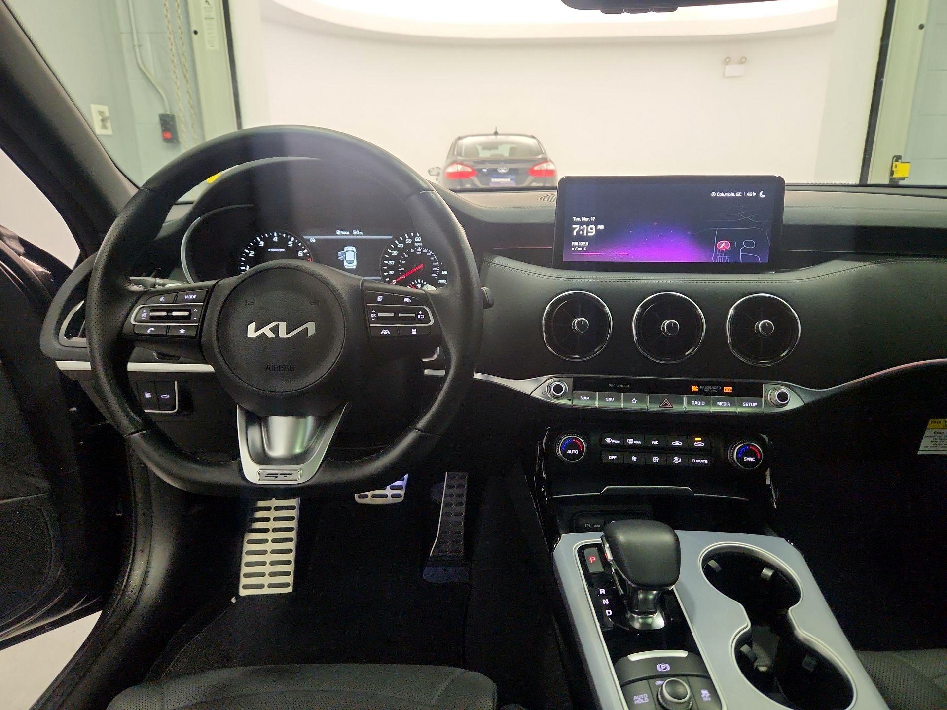 Thumbnail: 2023 Kia Stinger - 9