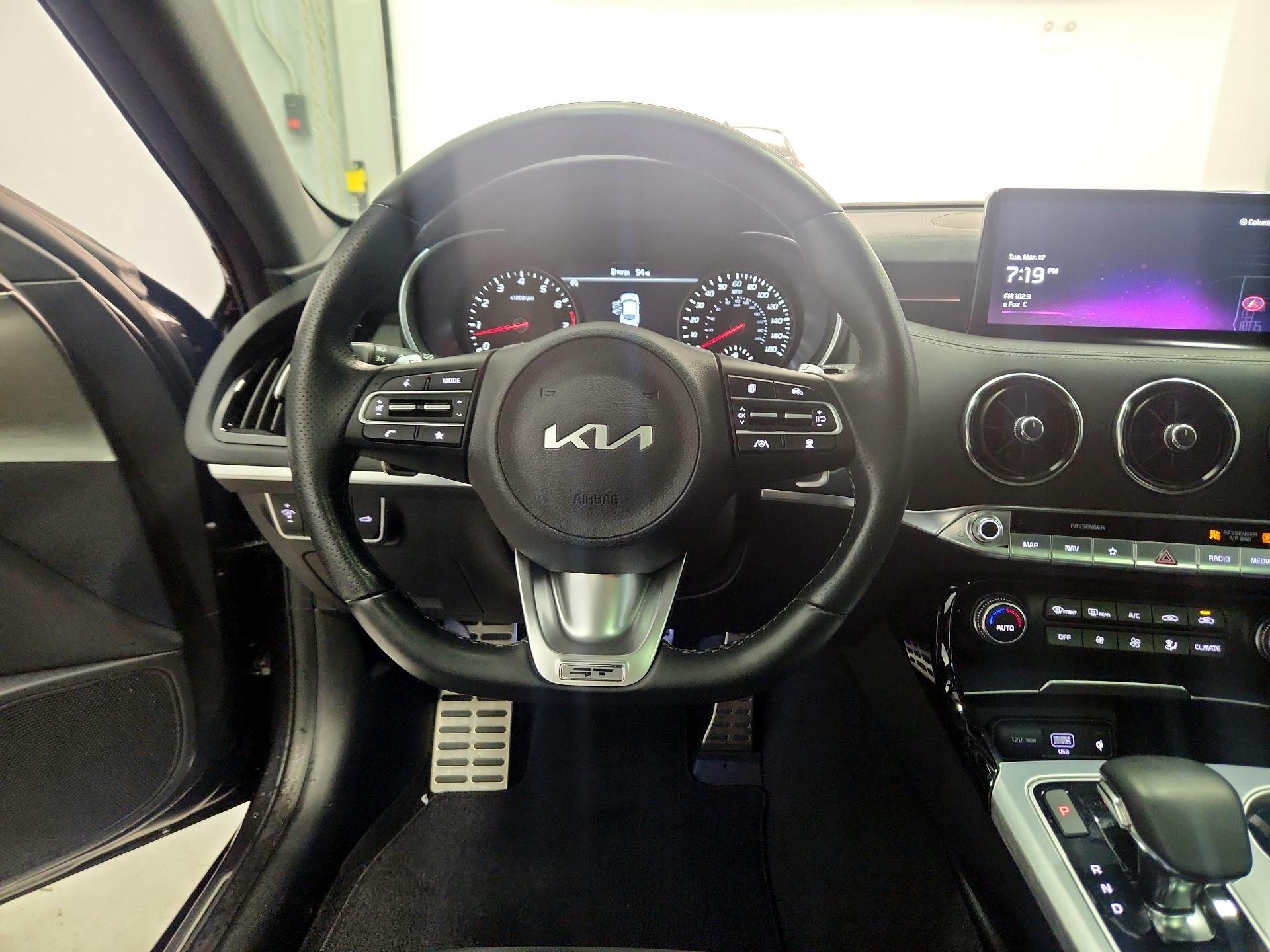 Thumbnail: 2023 Kia Stinger - 10