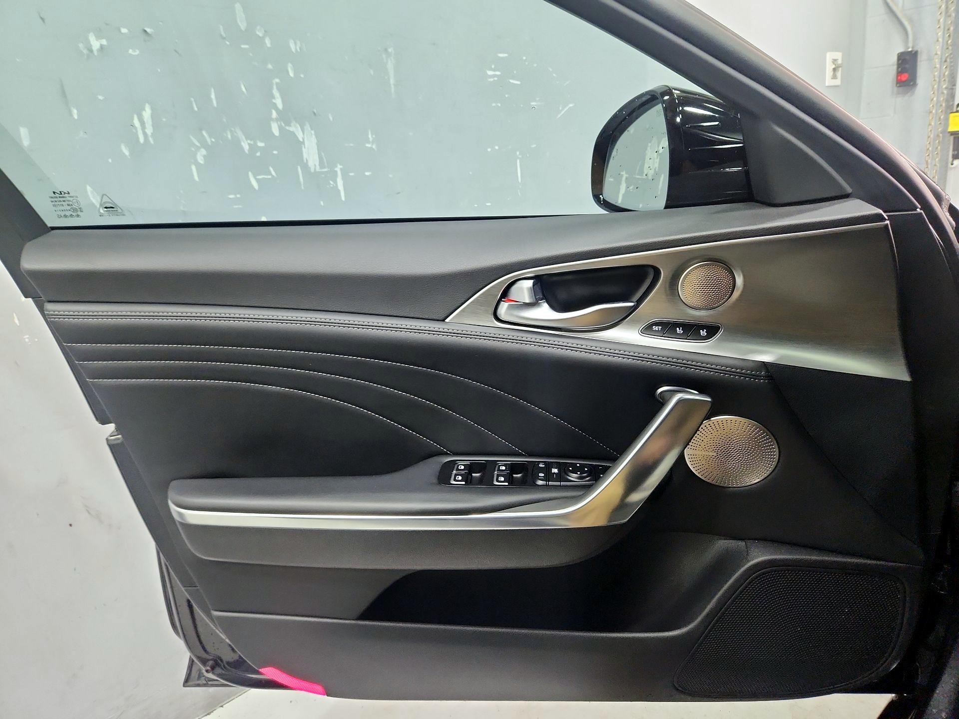 Thumbnail: 2023 Kia Stinger - 12