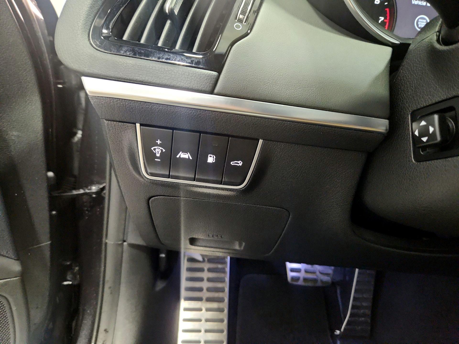 Thumbnail: 2023 Kia Stinger - 13