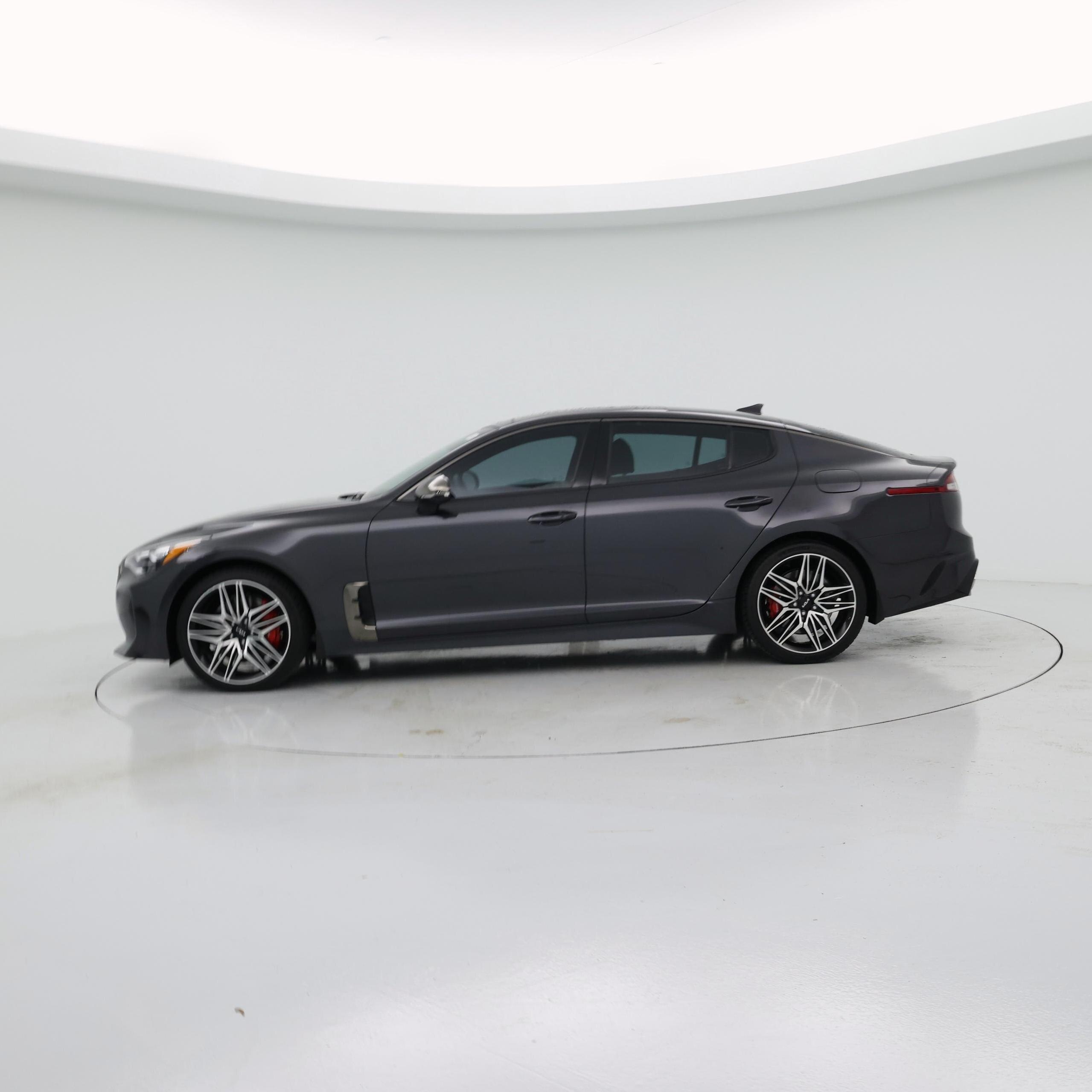 Thumbnail: 2023 Kia Stinger - 3