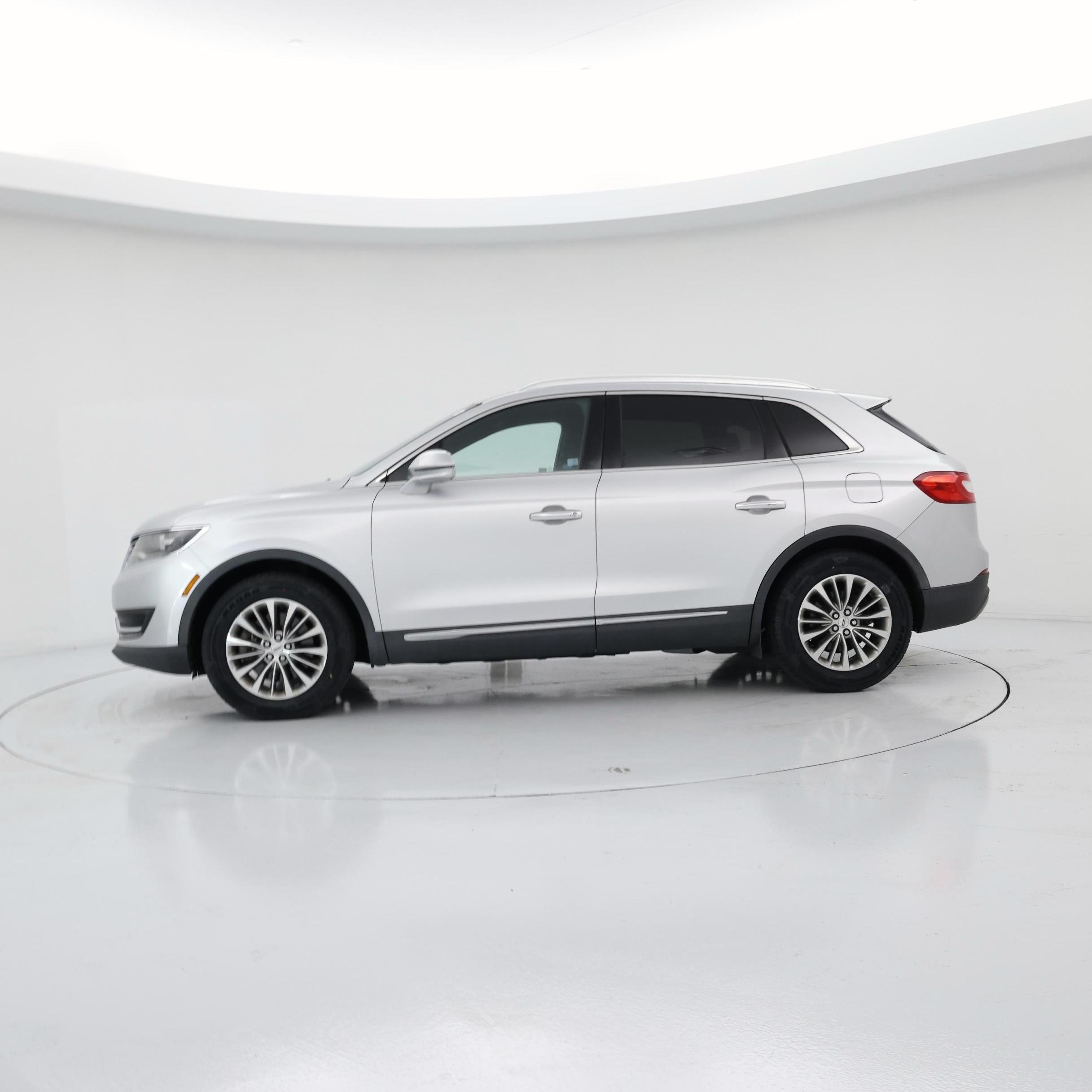 Thumbnail: 2016 Lincoln MKX - 3