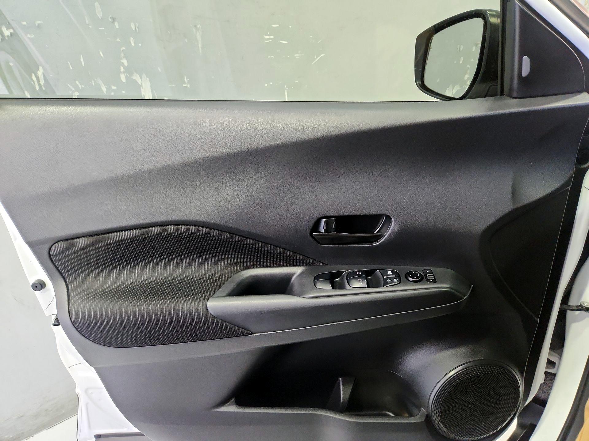 Thumbnail: 2022 Nissan Kicks - 12