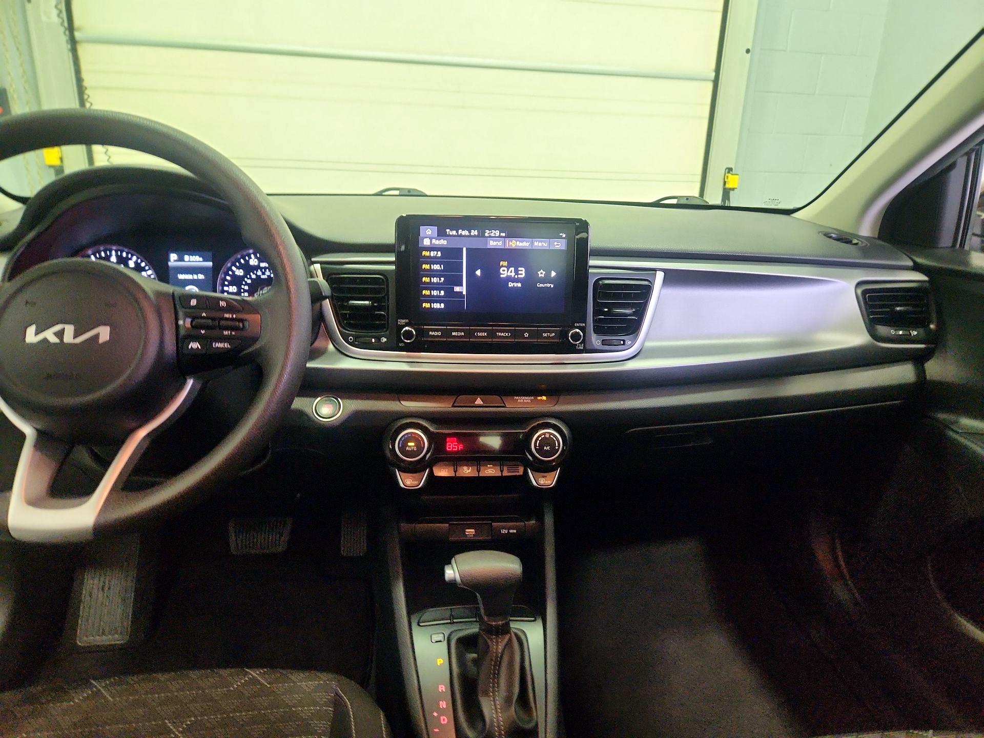 Thumbnail: 2023 Kia Rio - 9